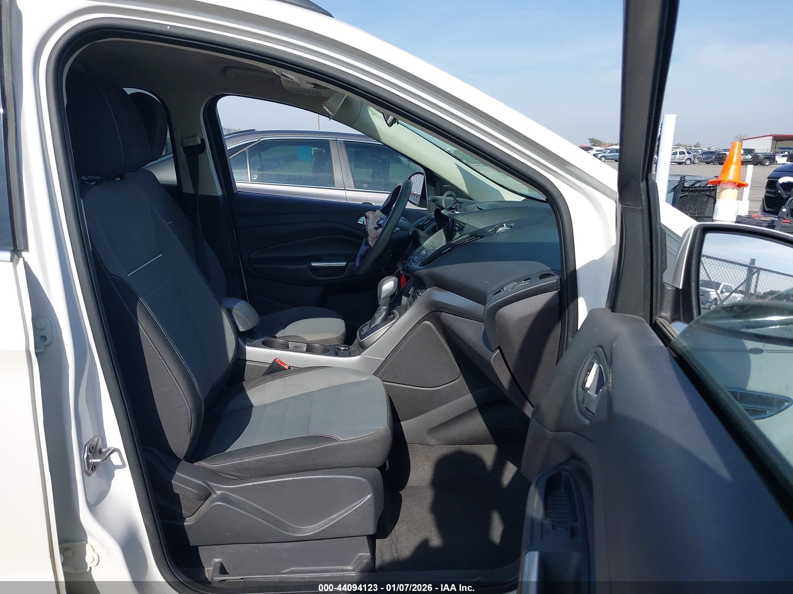 FORD ESCAPE image 5