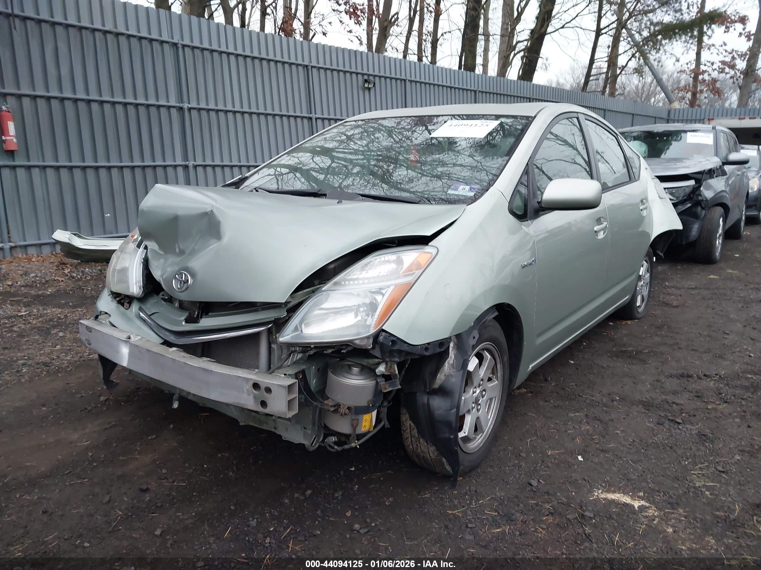 TOYOTA PRIUS image 2