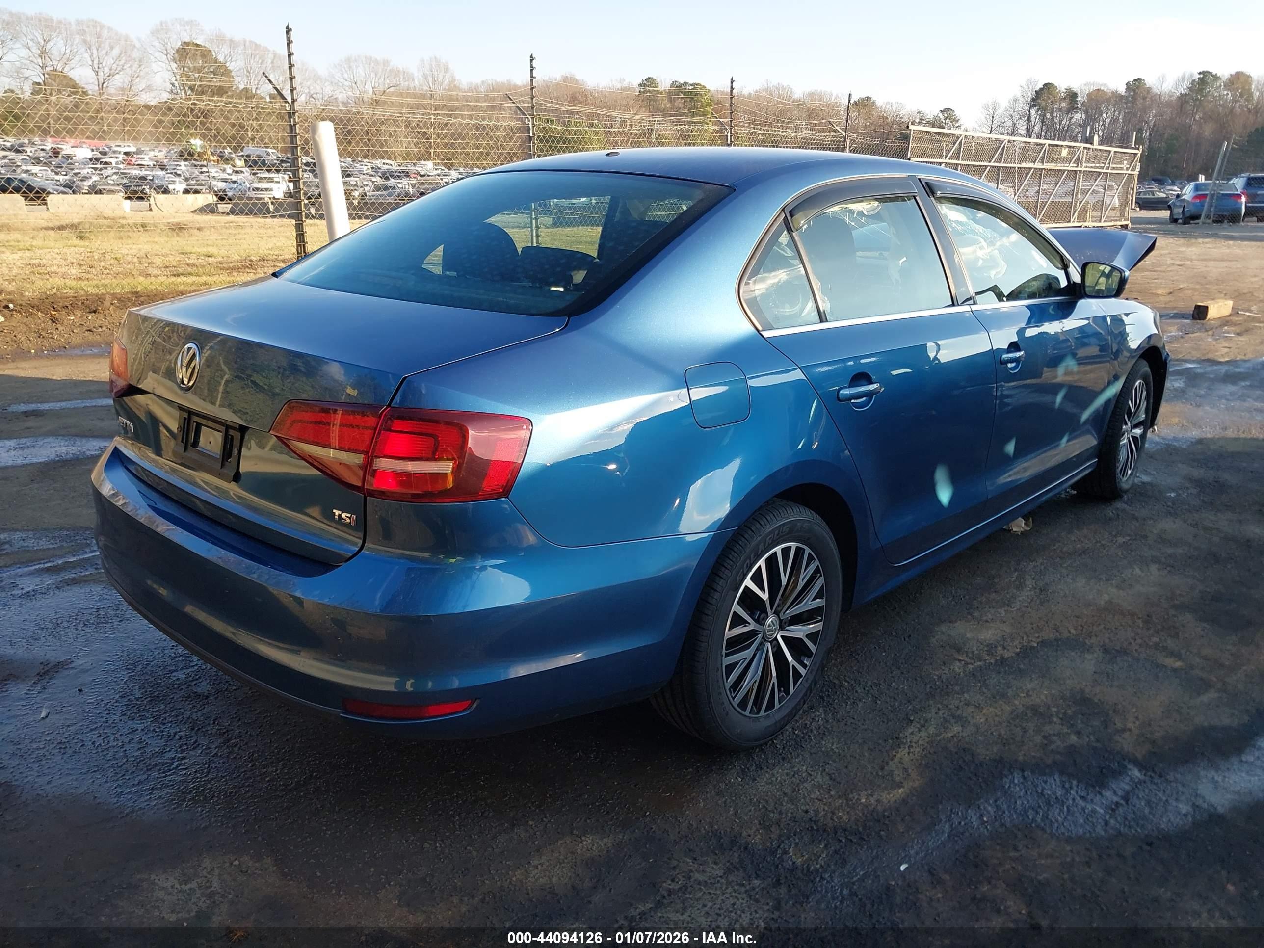 VOLKSWAGEN JETTA image 4