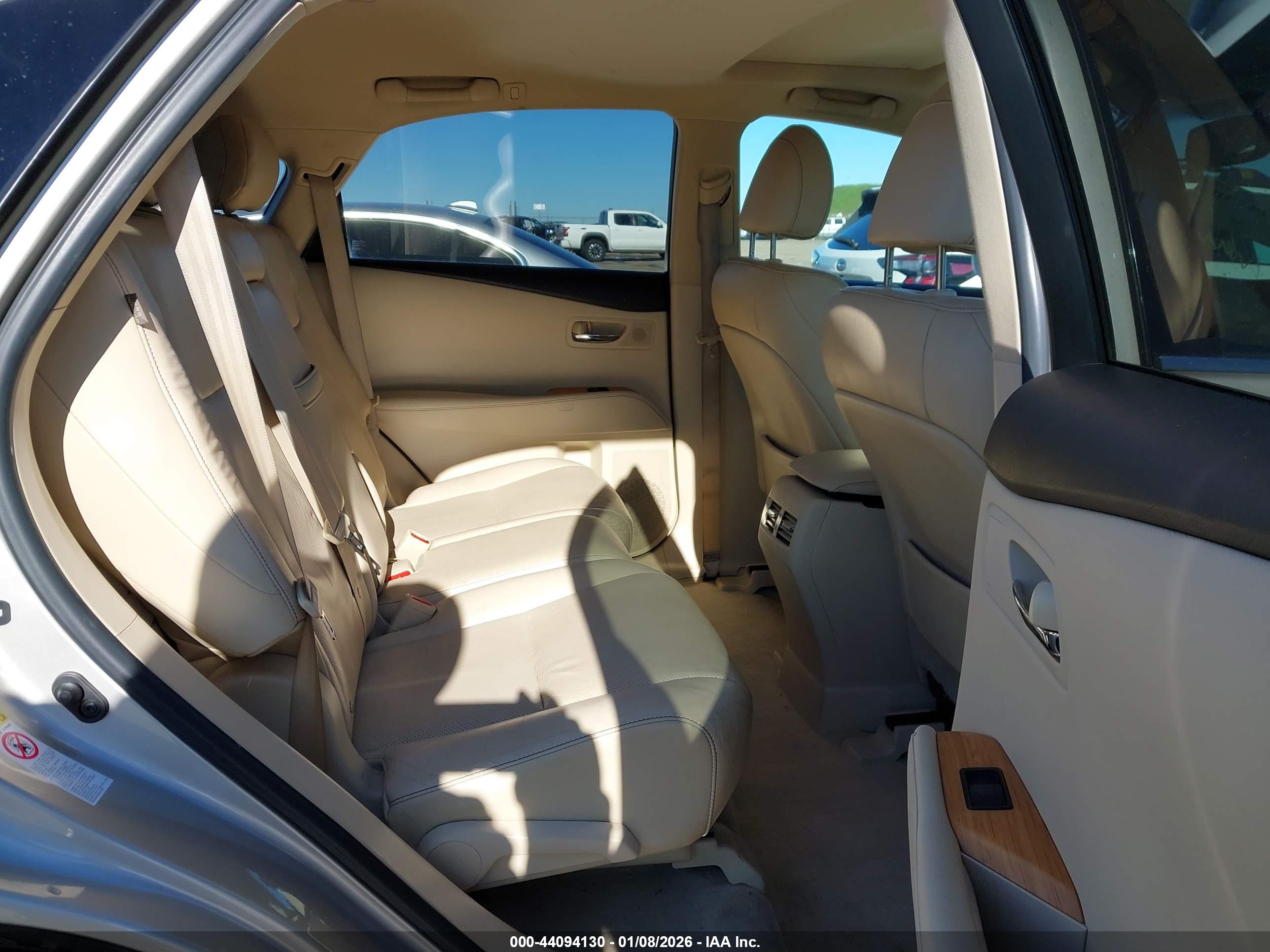 LEXUS RX image 8