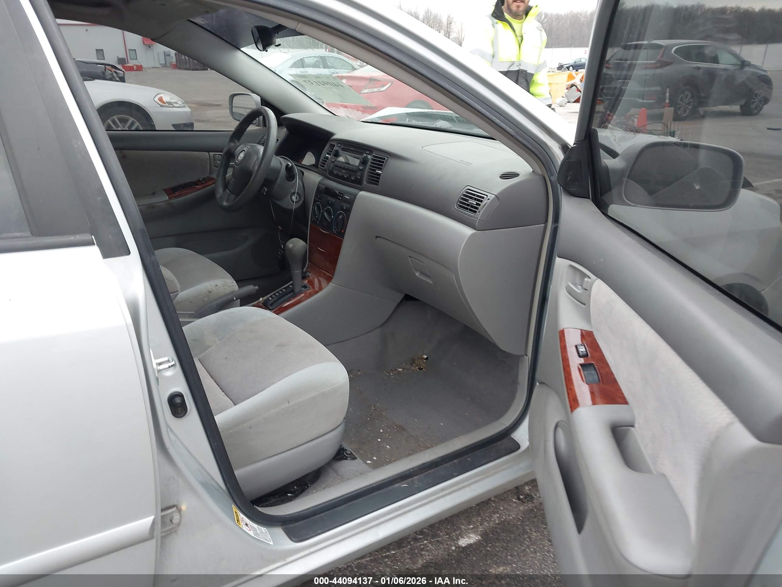 TOYOTA COROLLA image 5