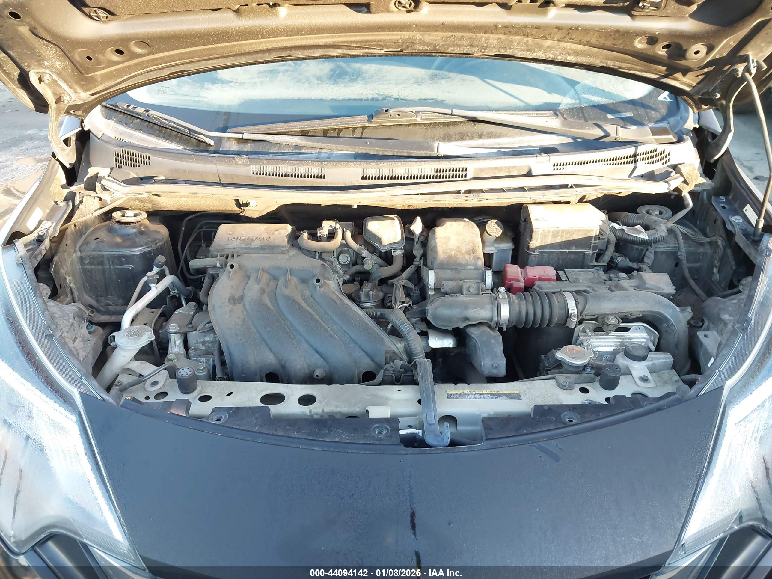 NISSAN VERSA image 10