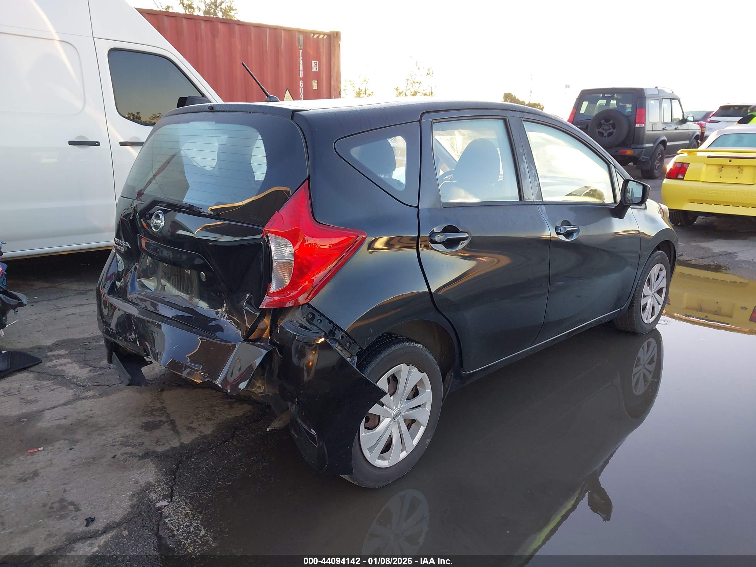NISSAN VERSA image 4