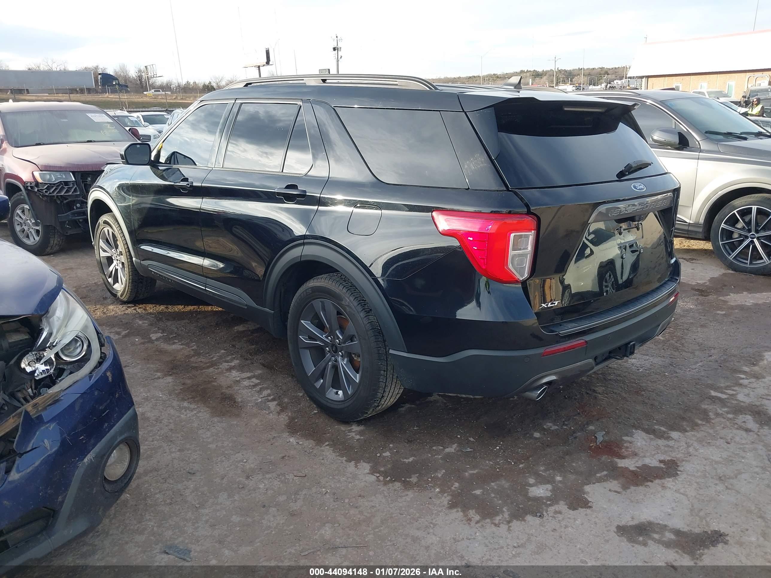 FORD EXPLORER image 3