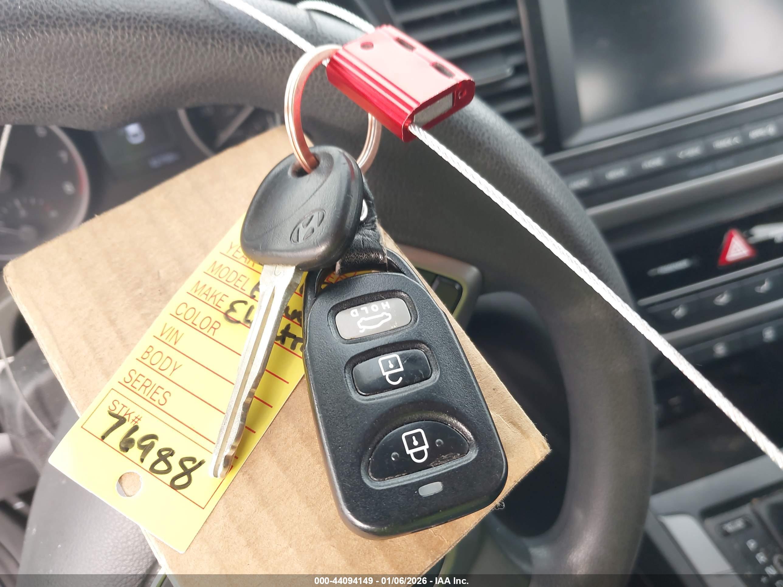 HYUNDAI ELANTRA image 11