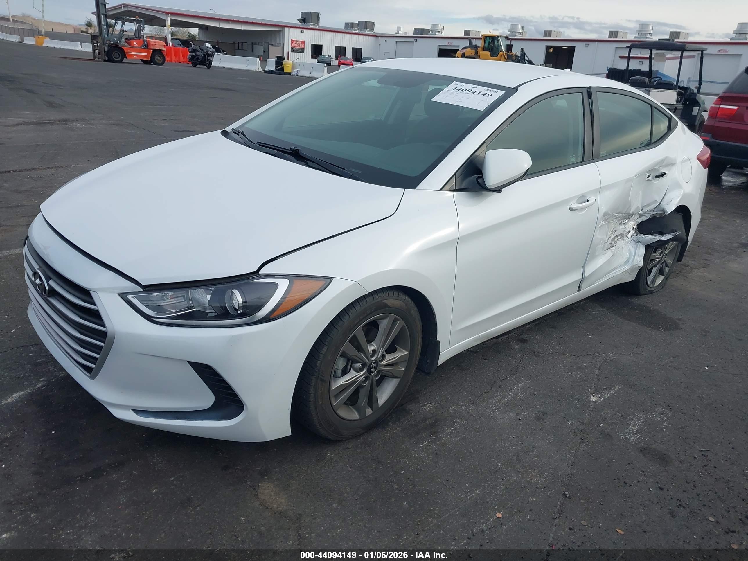HYUNDAI ELANTRA image 6