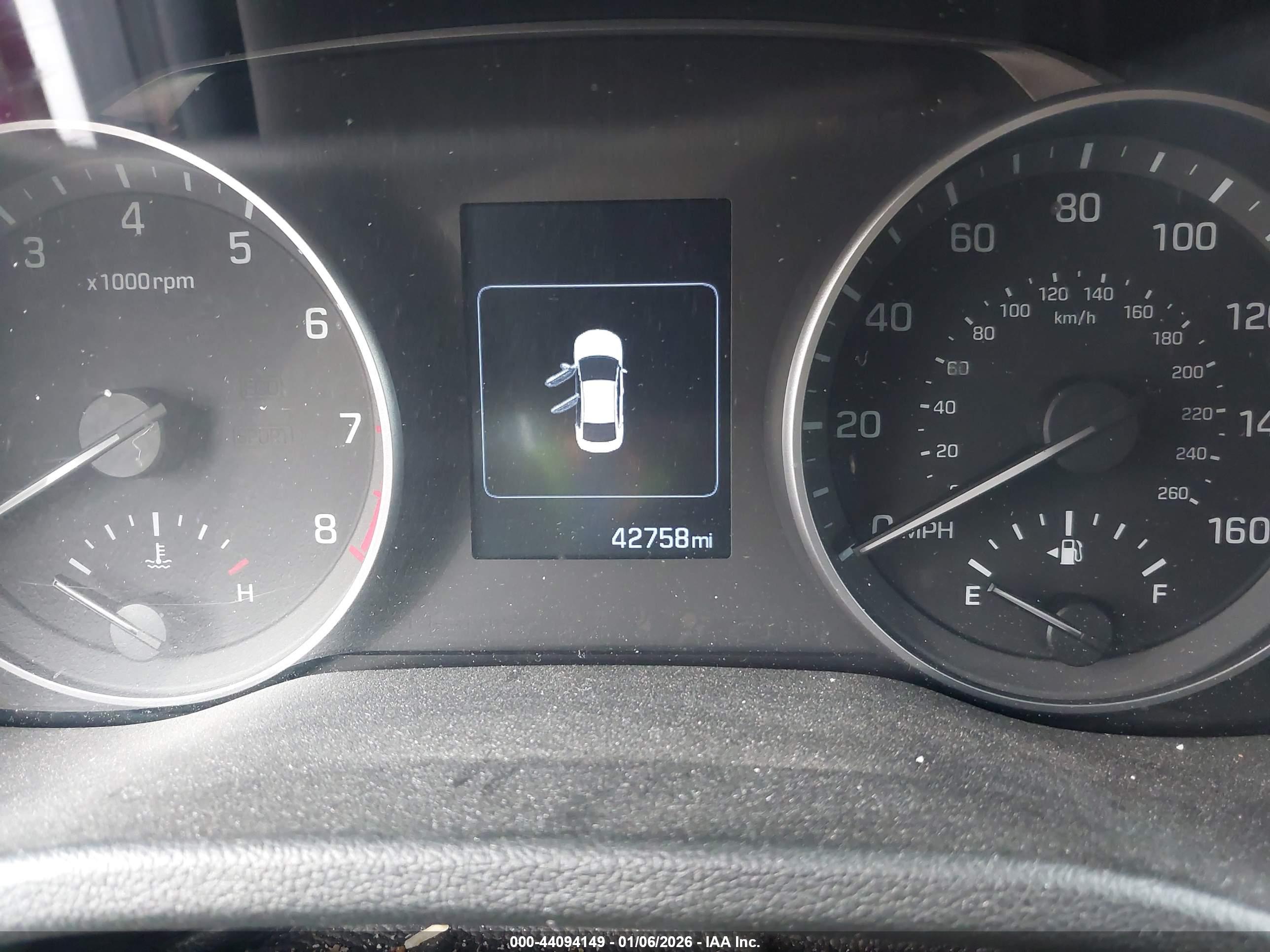 HYUNDAI ELANTRA image 7