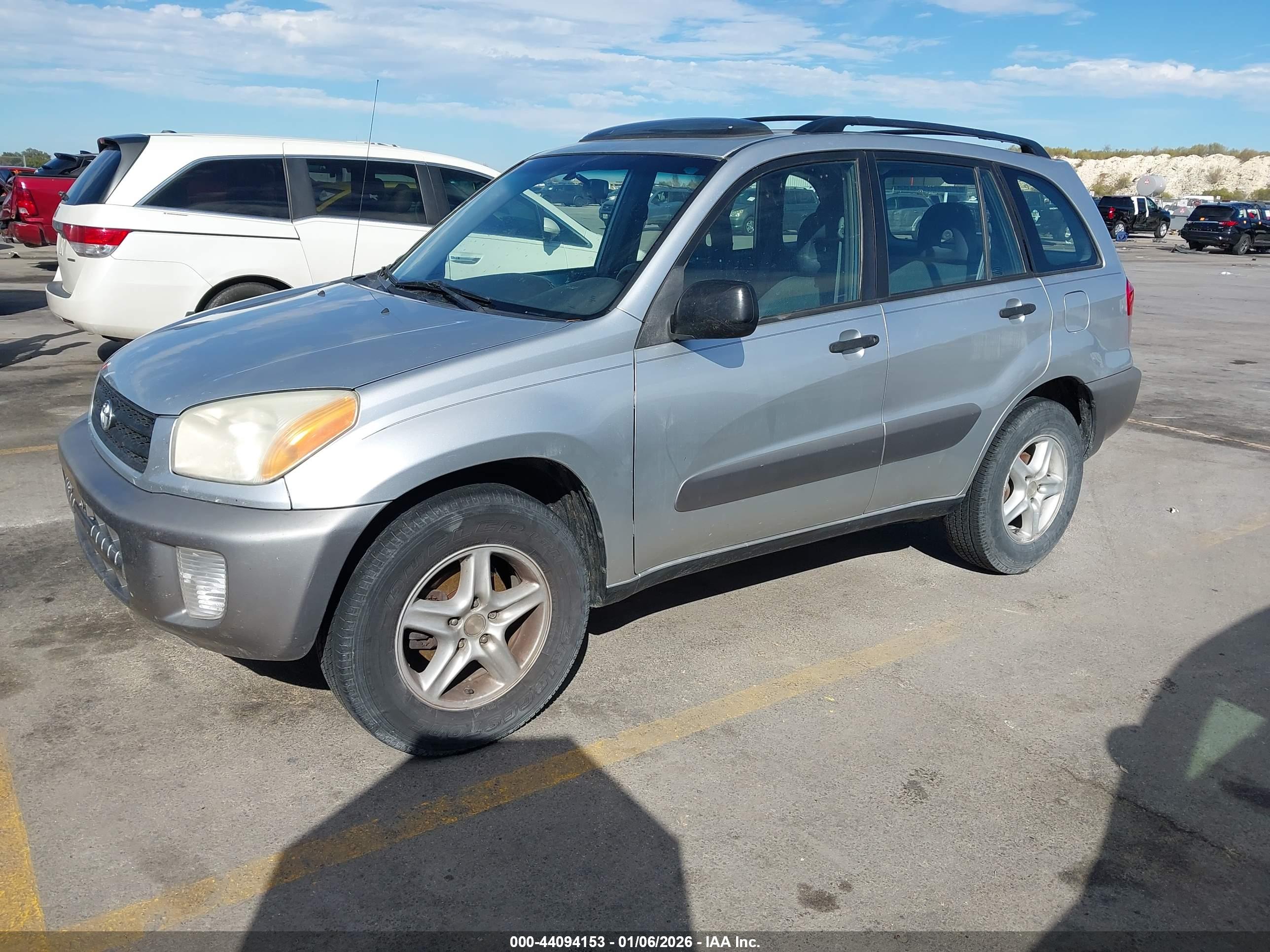 TOYOTA RAV4 image 2
