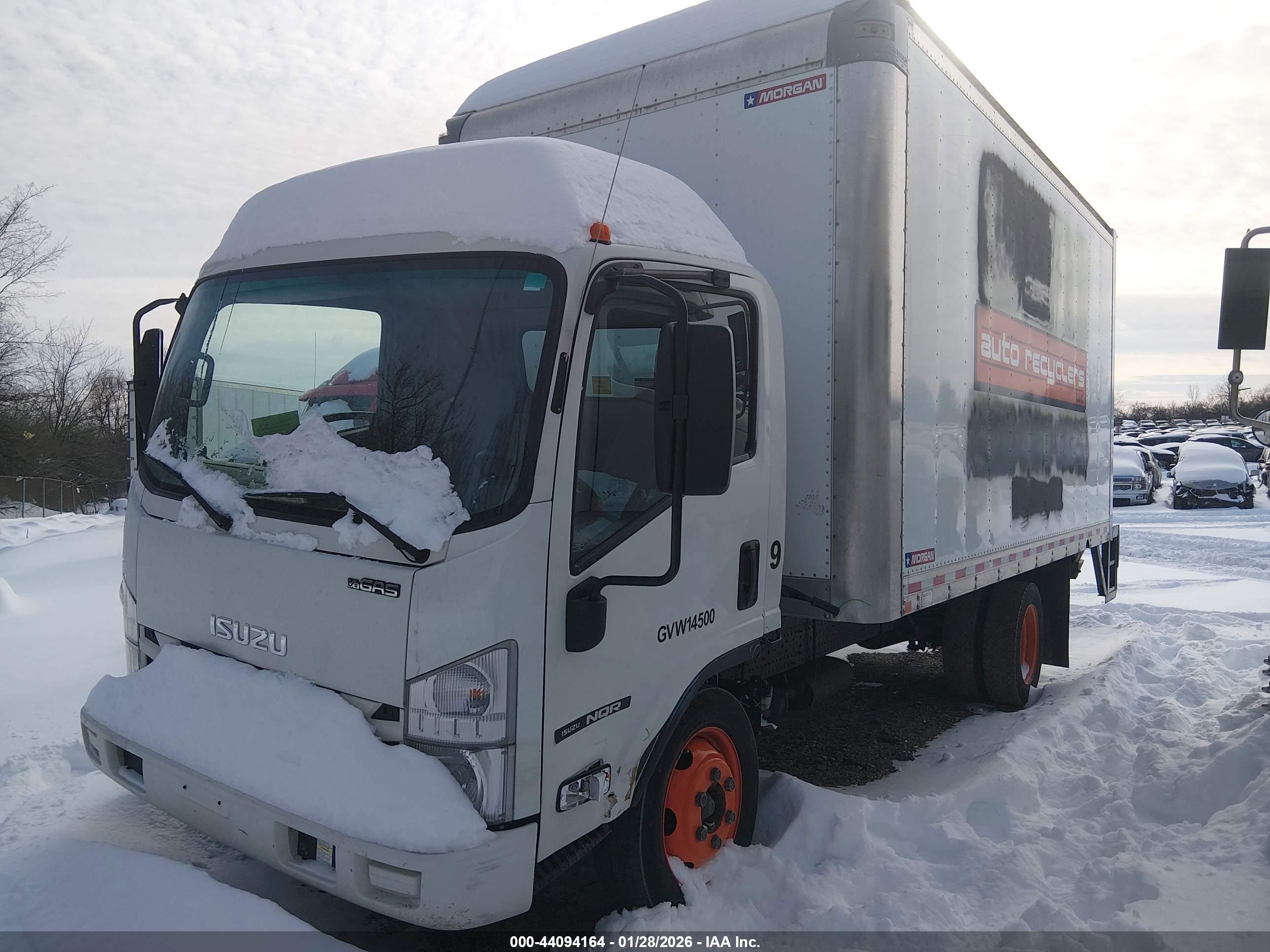 ISUZU NPR image 2