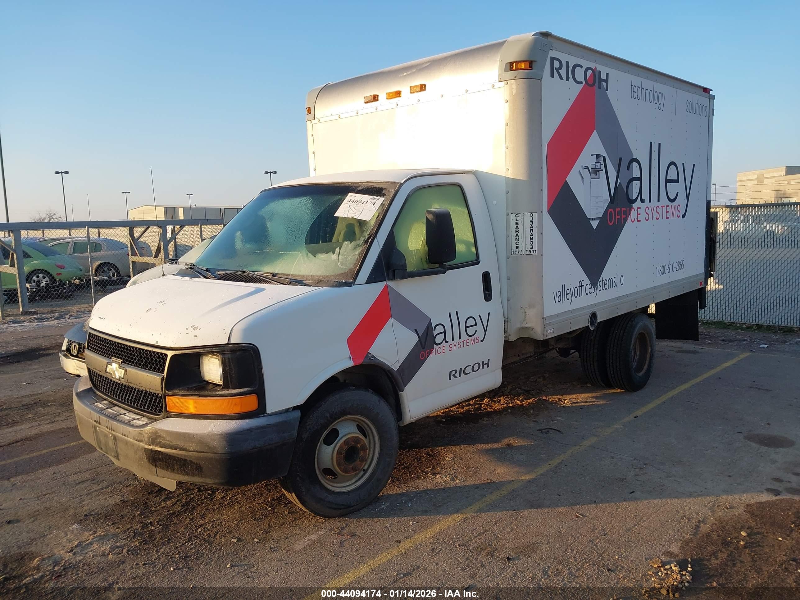CHEVROLET EXPRESS image 2