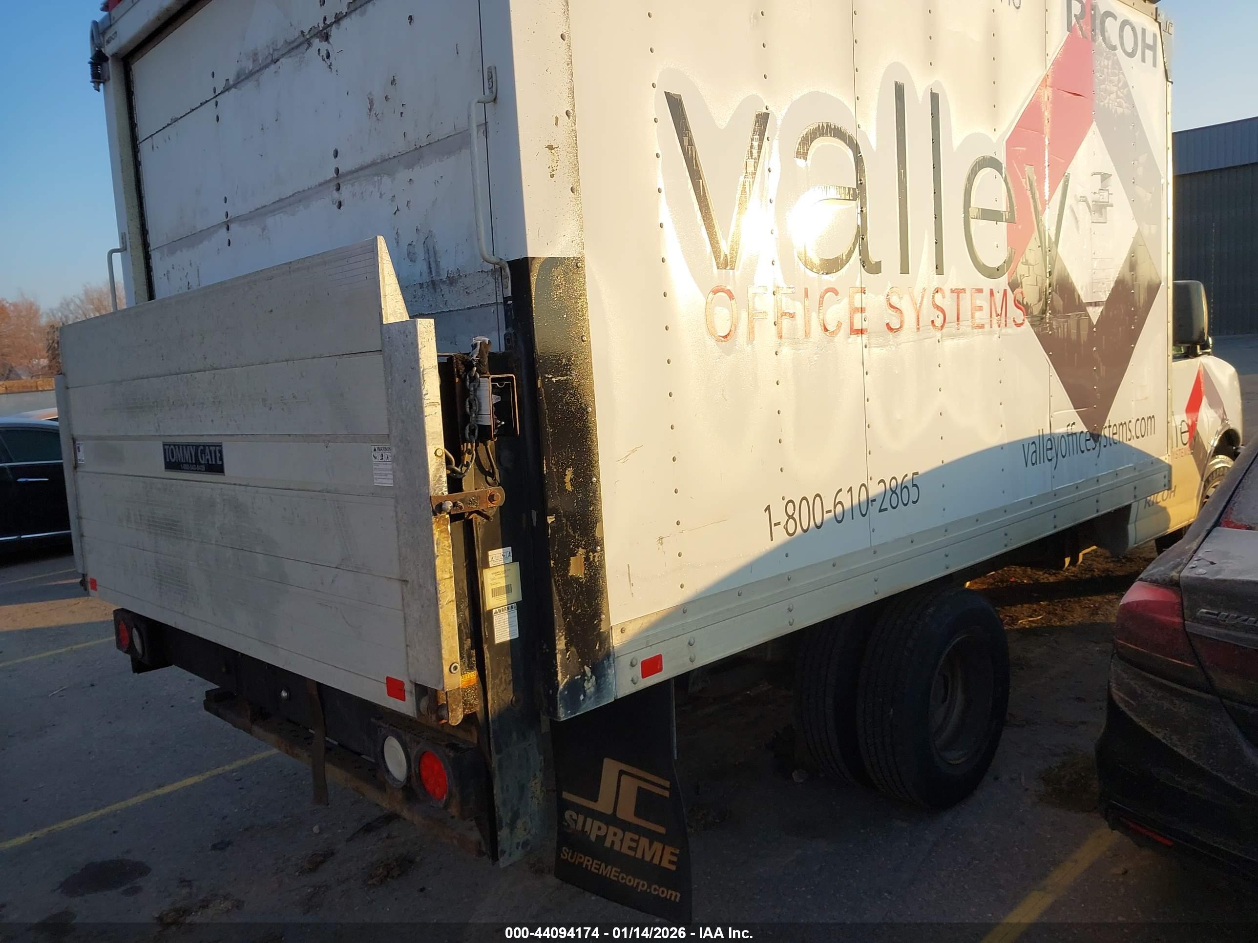 CHEVROLET EXPRESS image 4