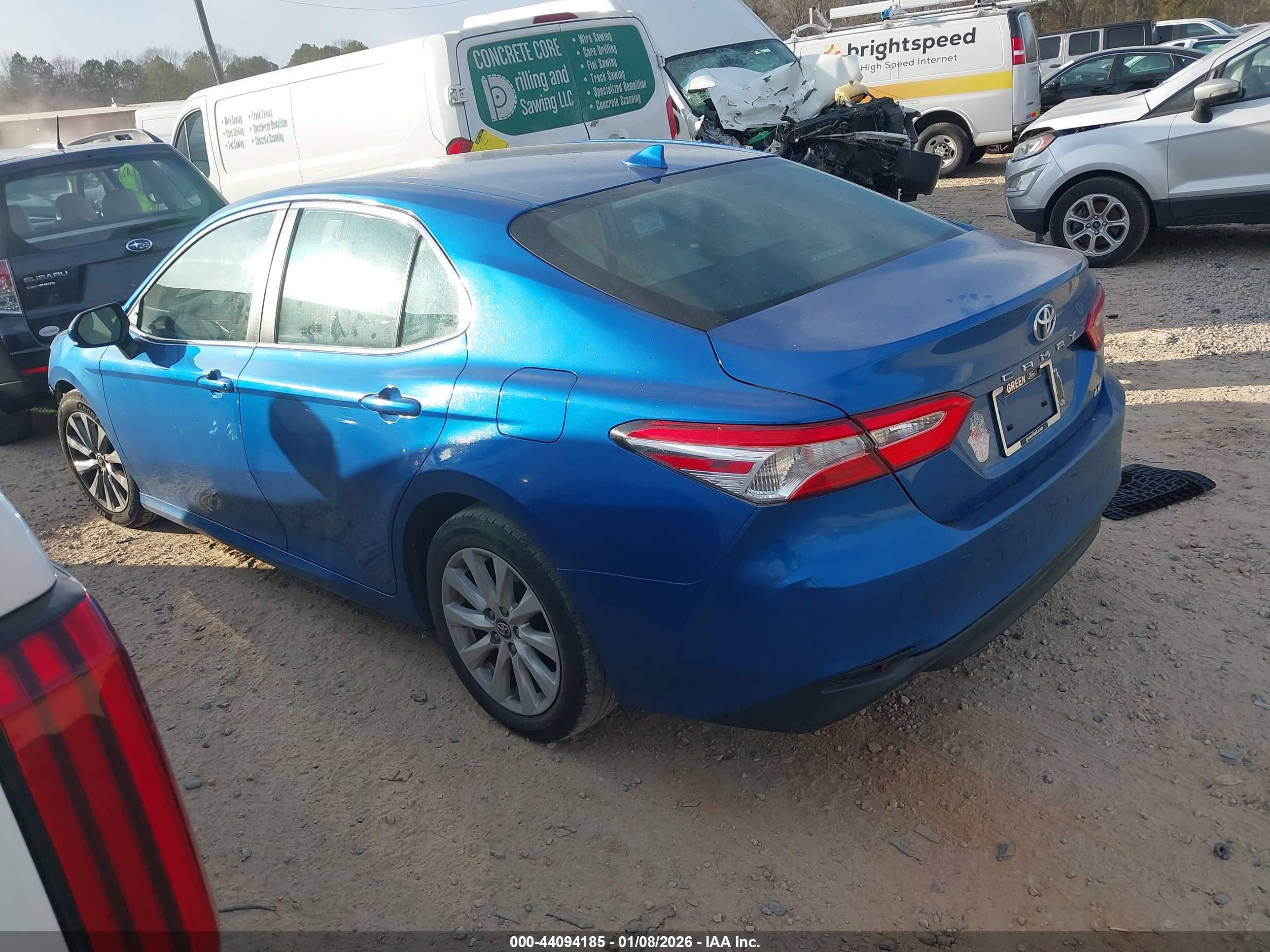 TOYOTA CAMRY image 3