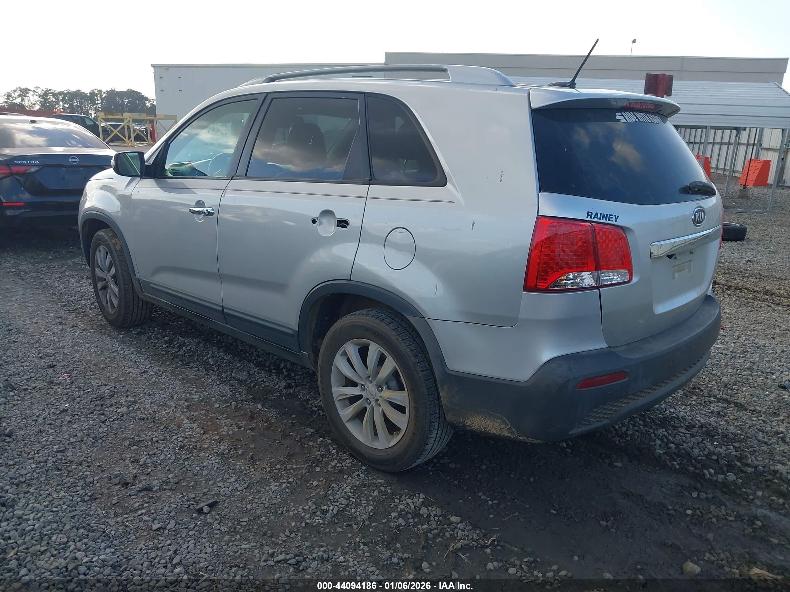 KIA SORENTO image 3