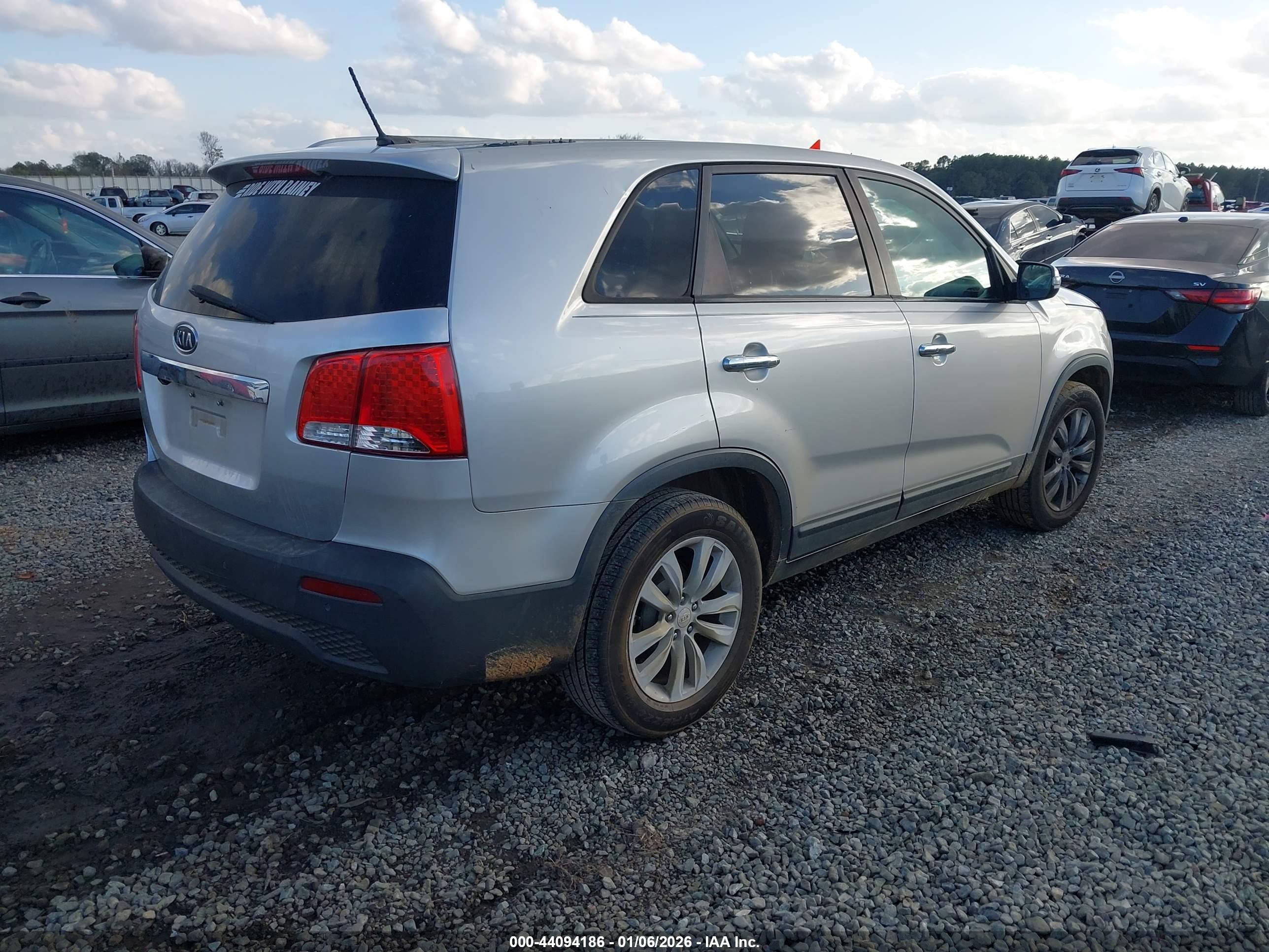 KIA SORENTO image 4
