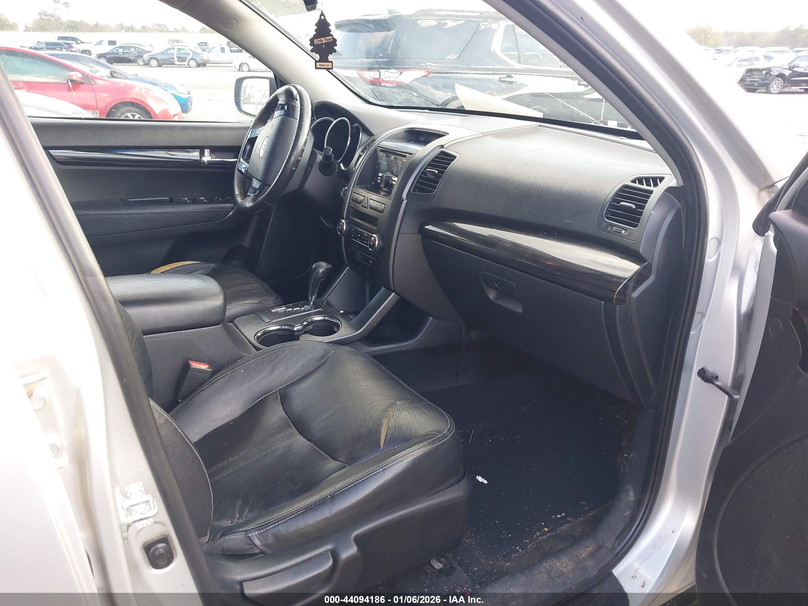 KIA SORENTO image 5