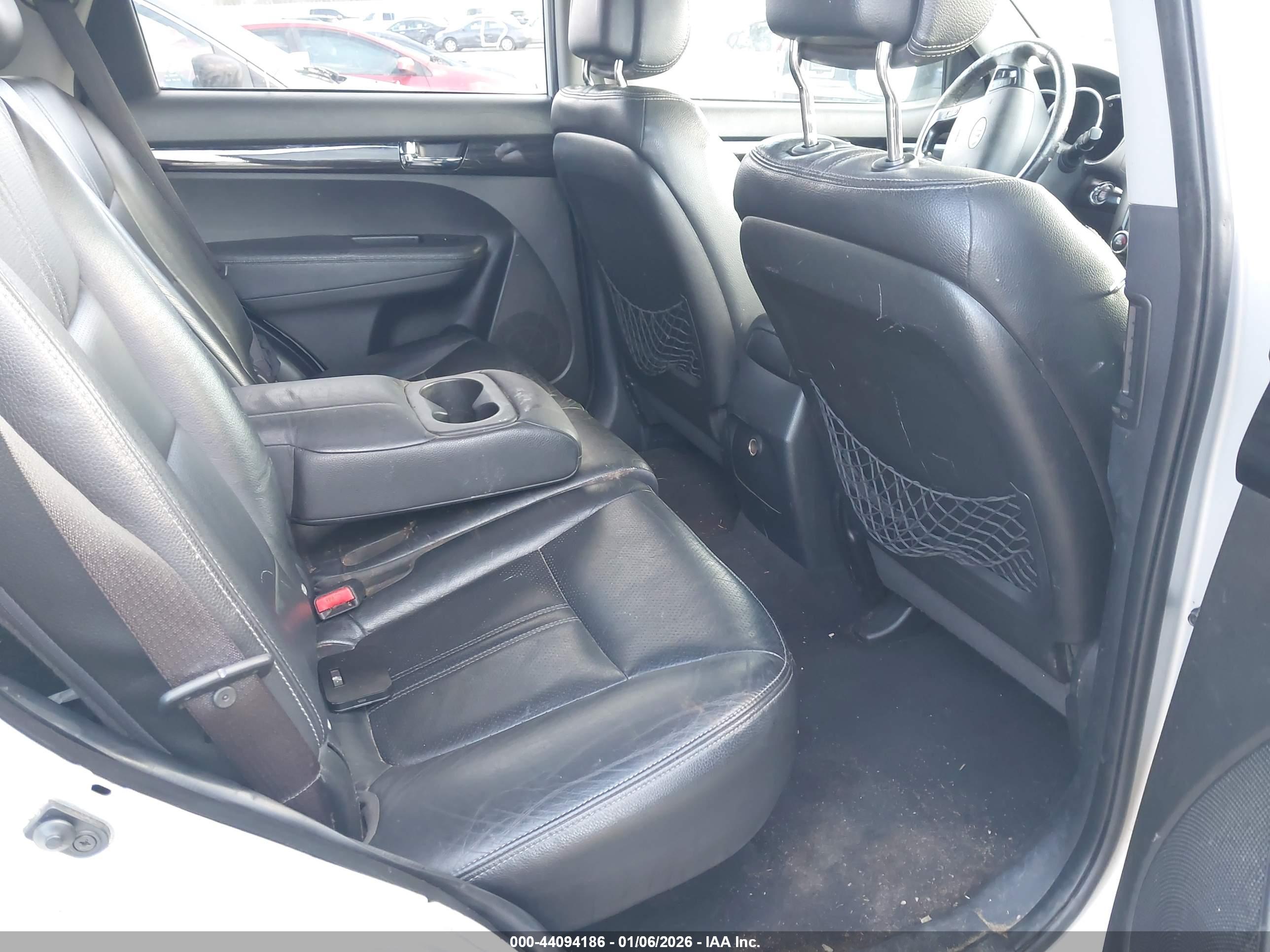 KIA SORENTO image 8