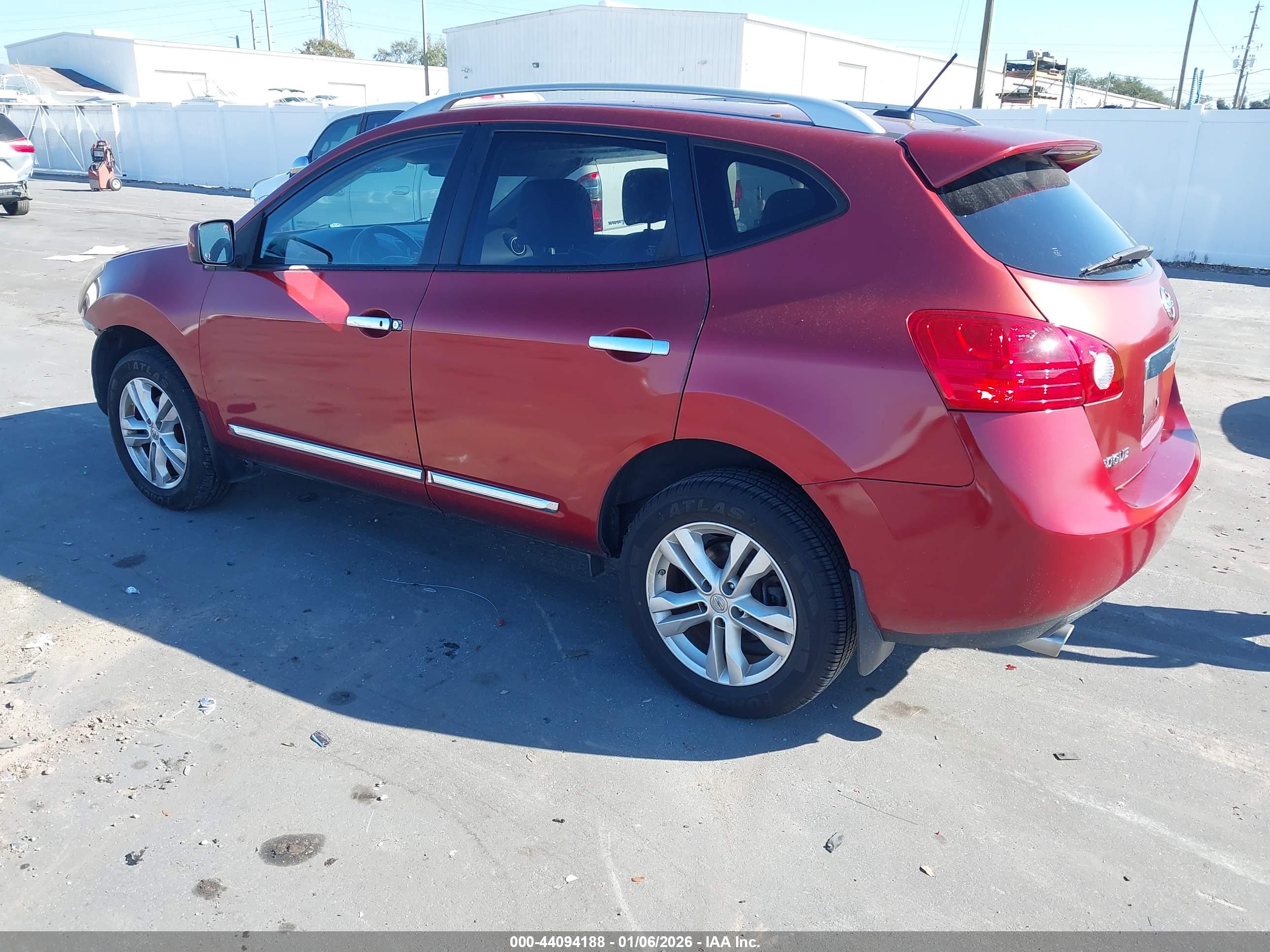 NISSAN ROGUE image 3