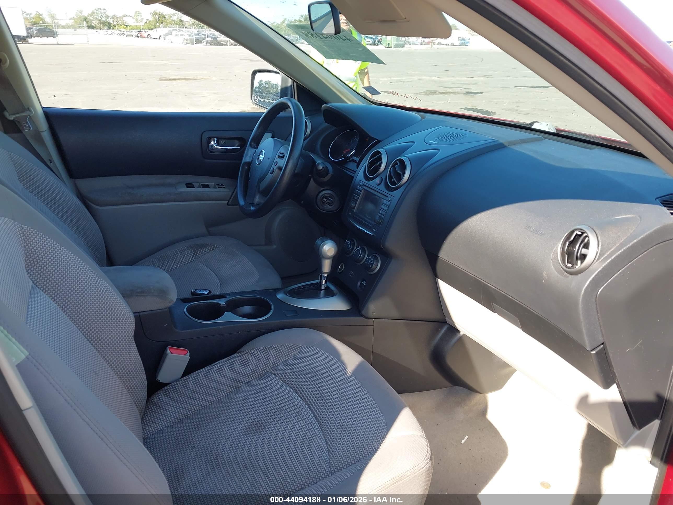 NISSAN ROGUE image 5