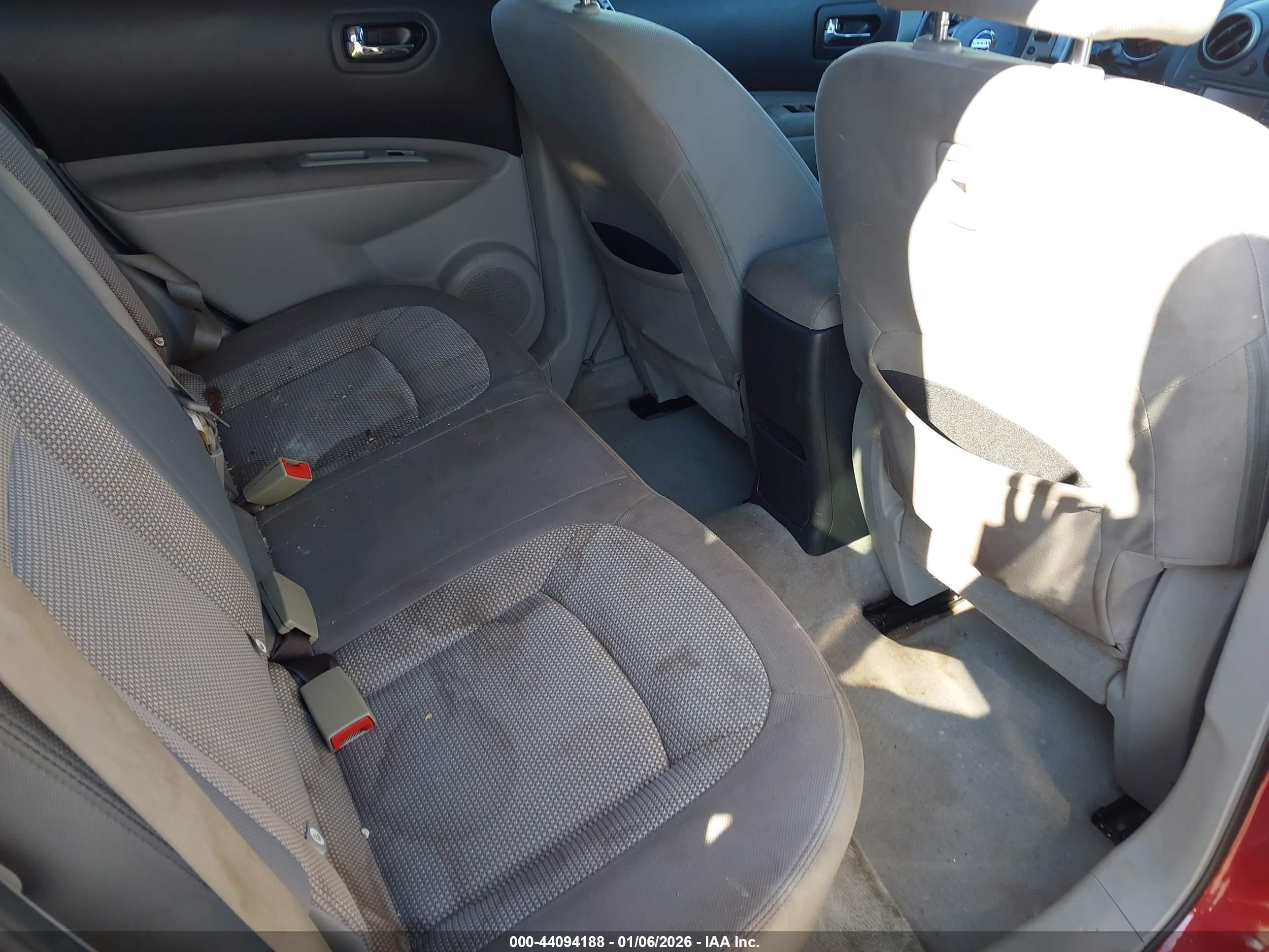 NISSAN ROGUE image 8