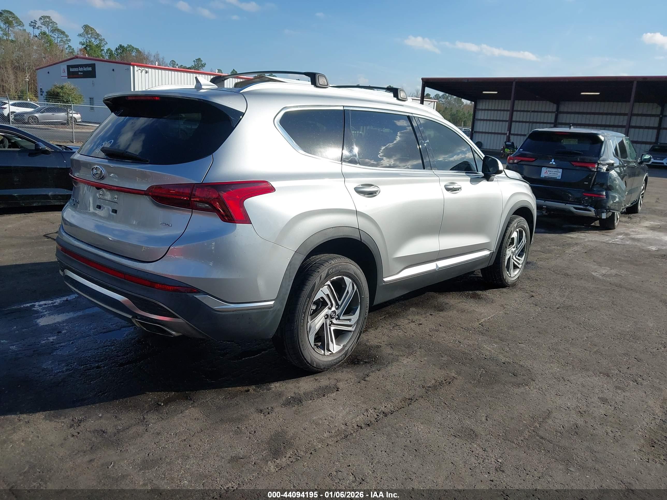 HYUNDAI SANTA image 4