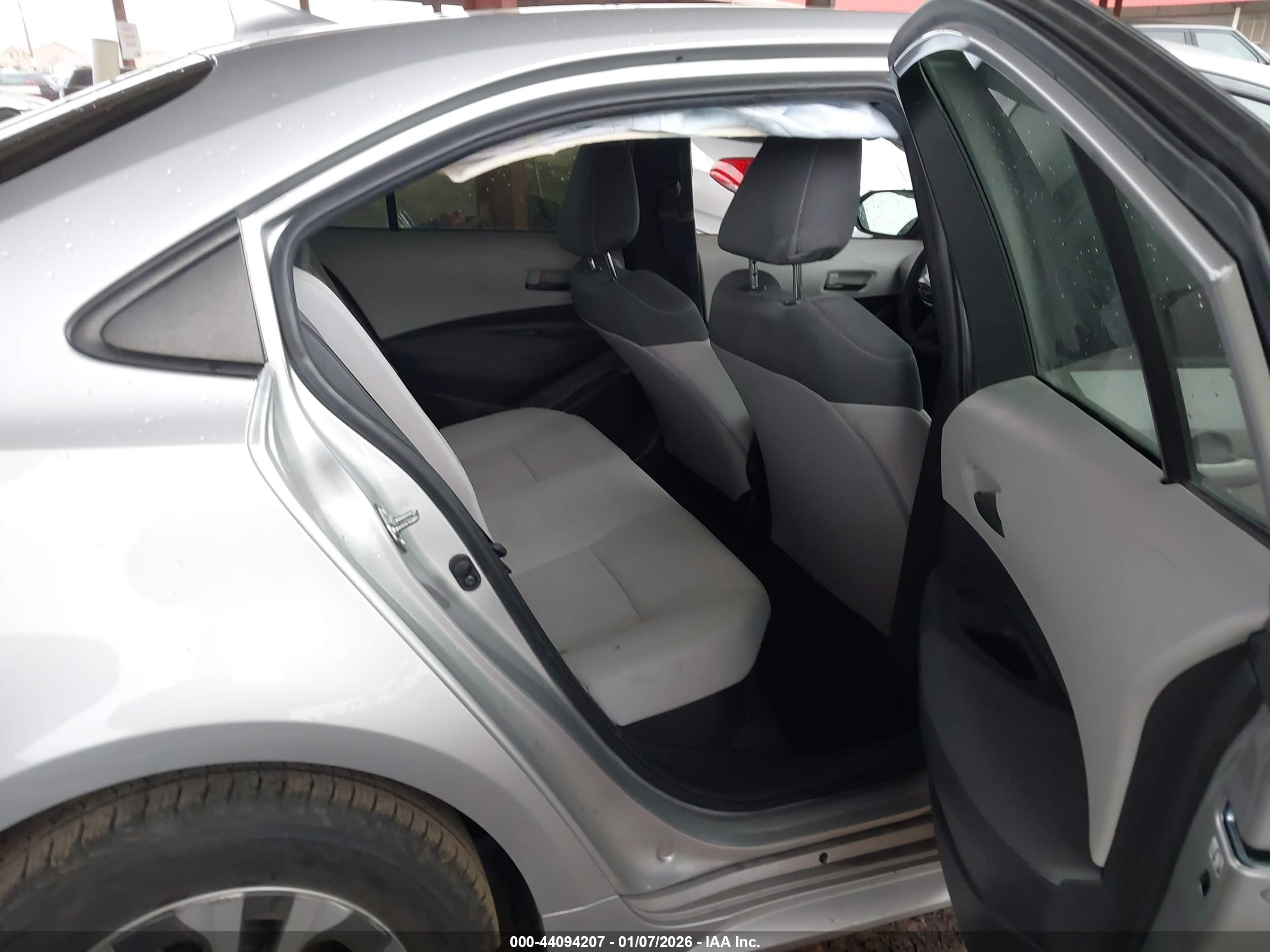 TOYOTA COROLLA image 8