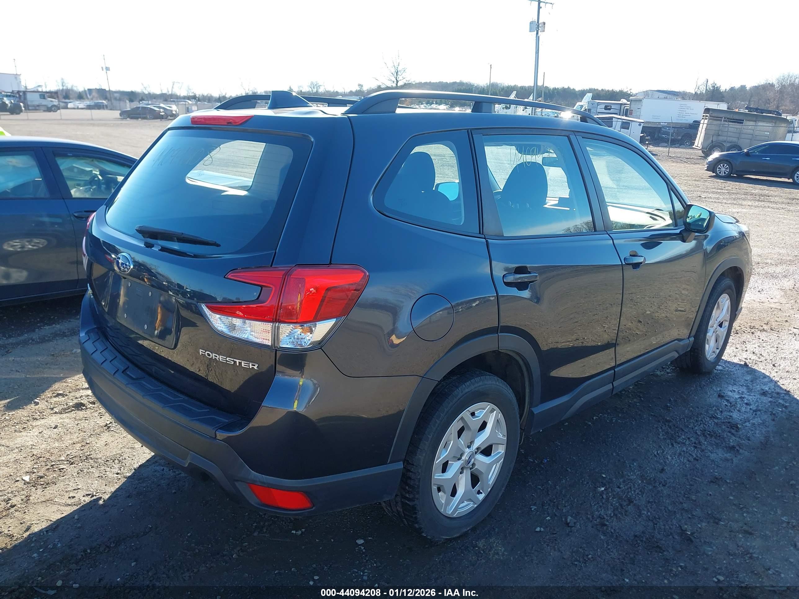SUBARU FORESTER image 4