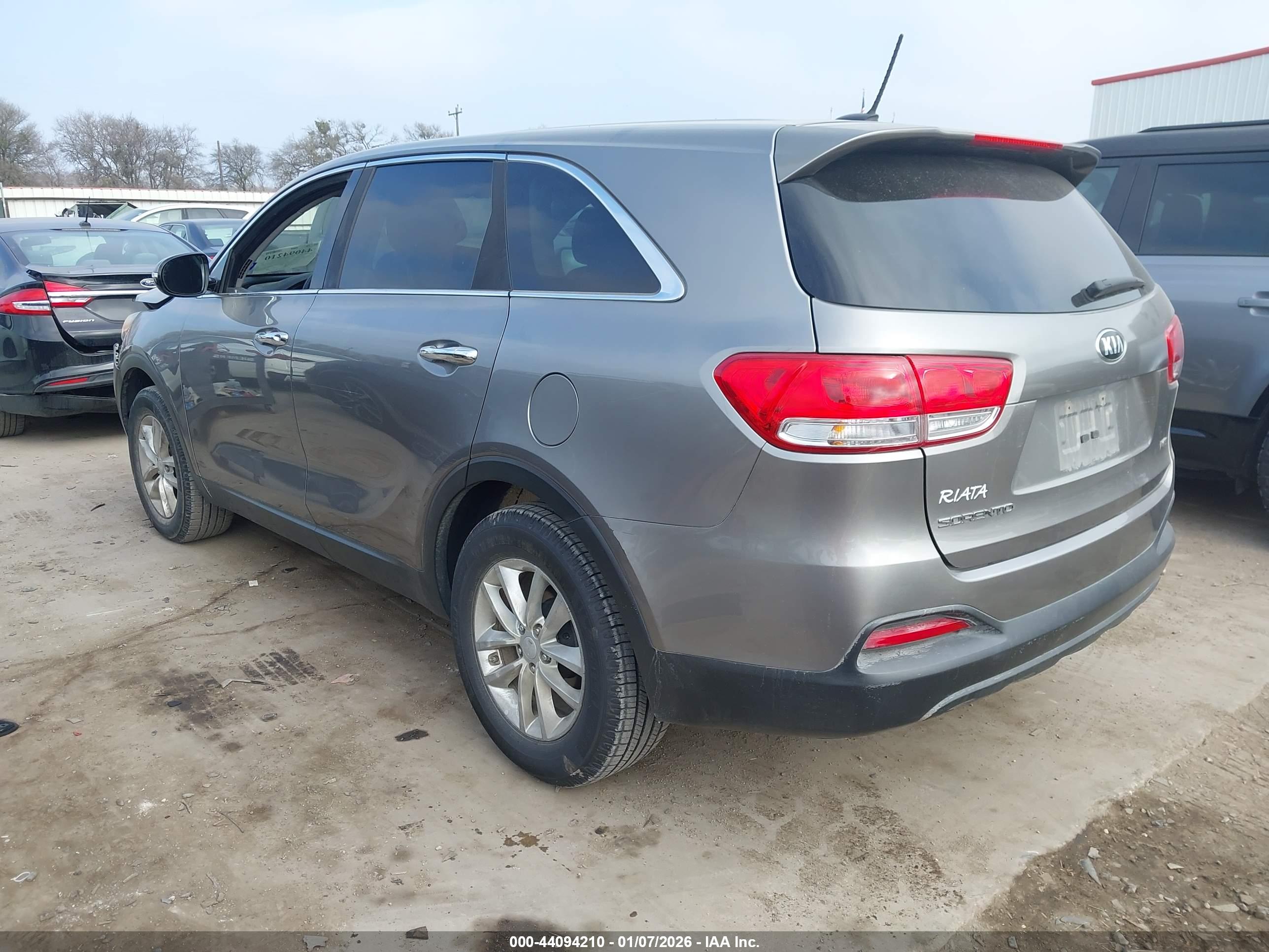 KIA SORENTO image 3