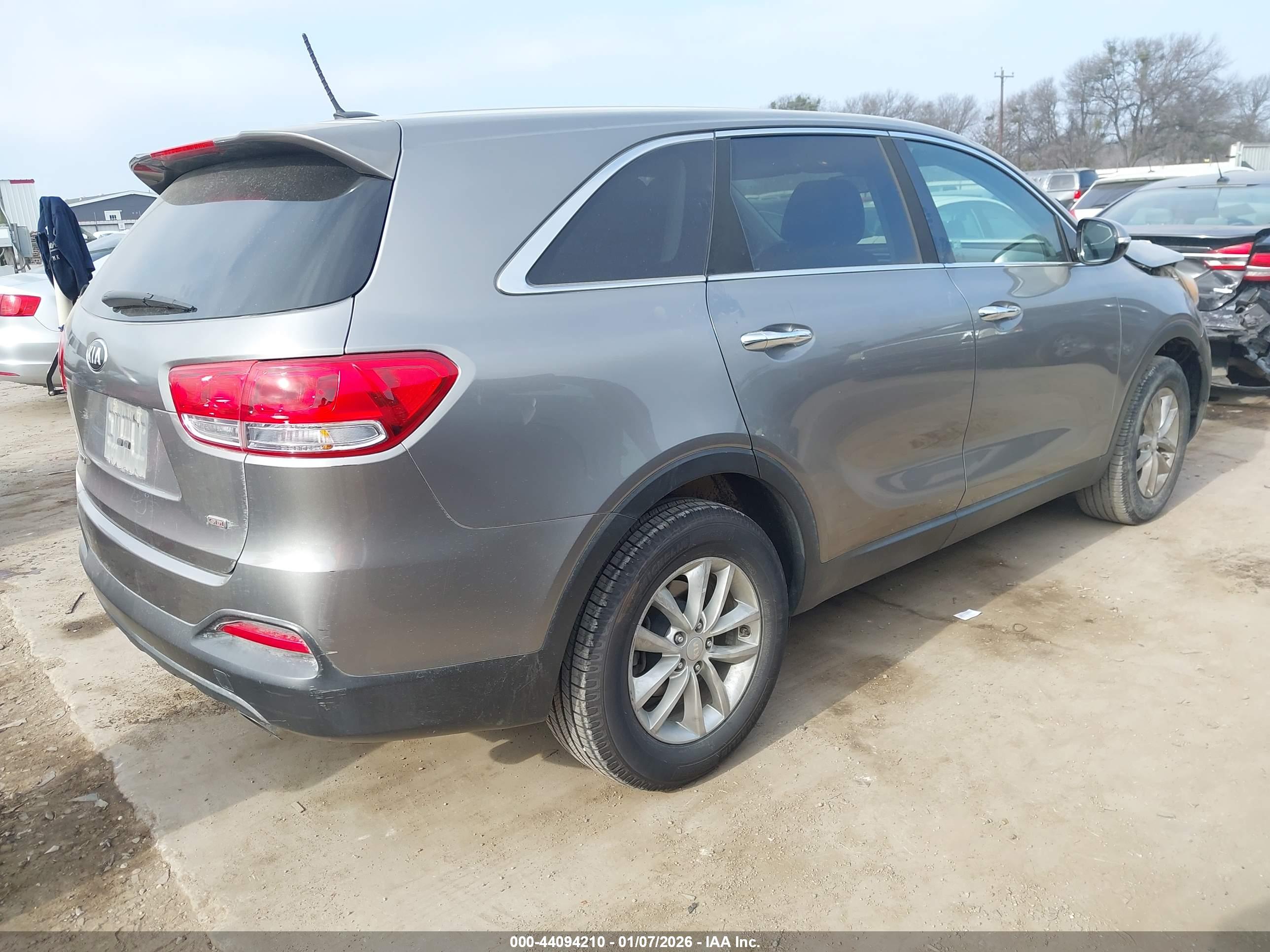 KIA SORENTO image 4