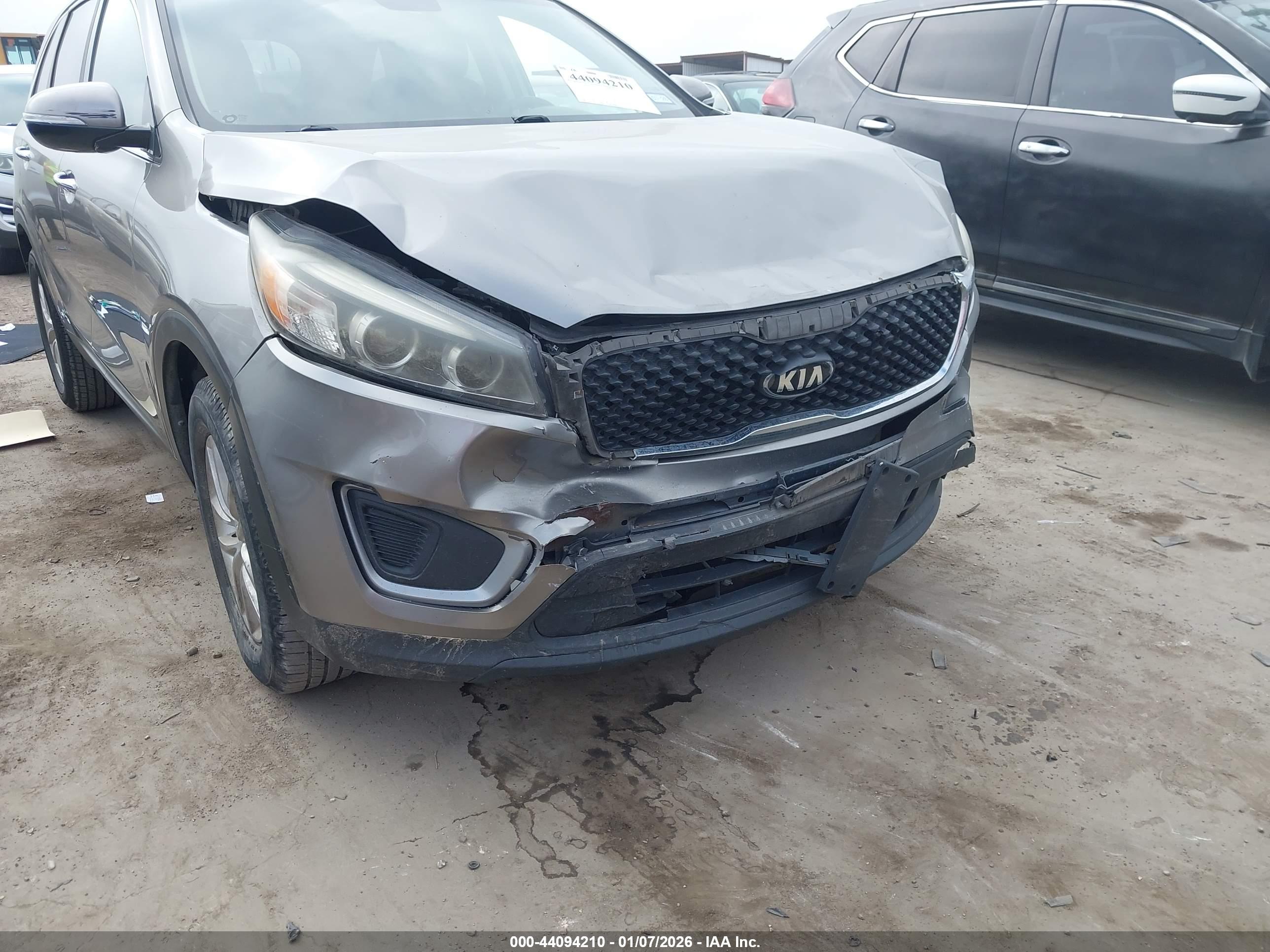 KIA SORENTO image 6