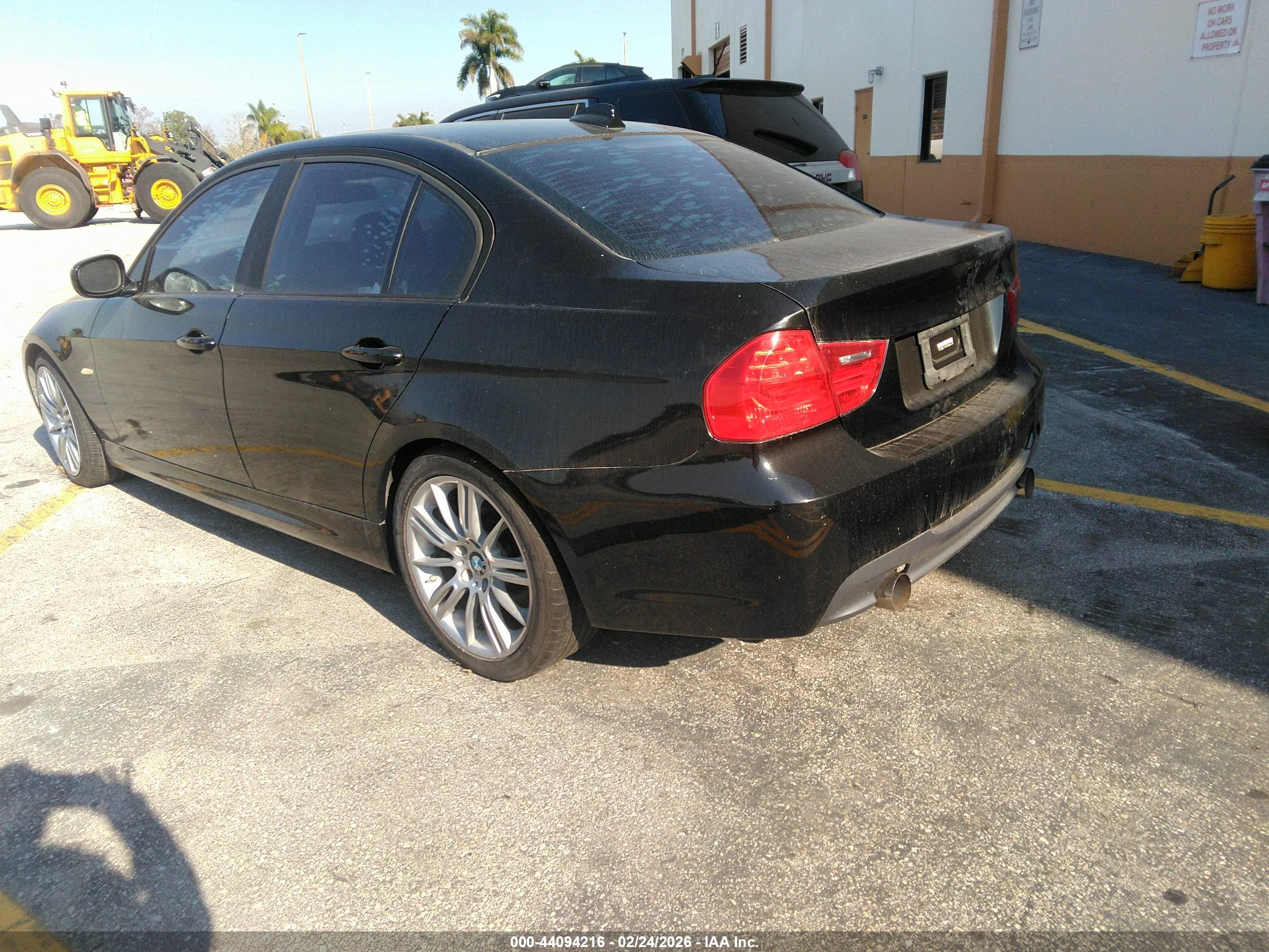 BMW 335I image 3