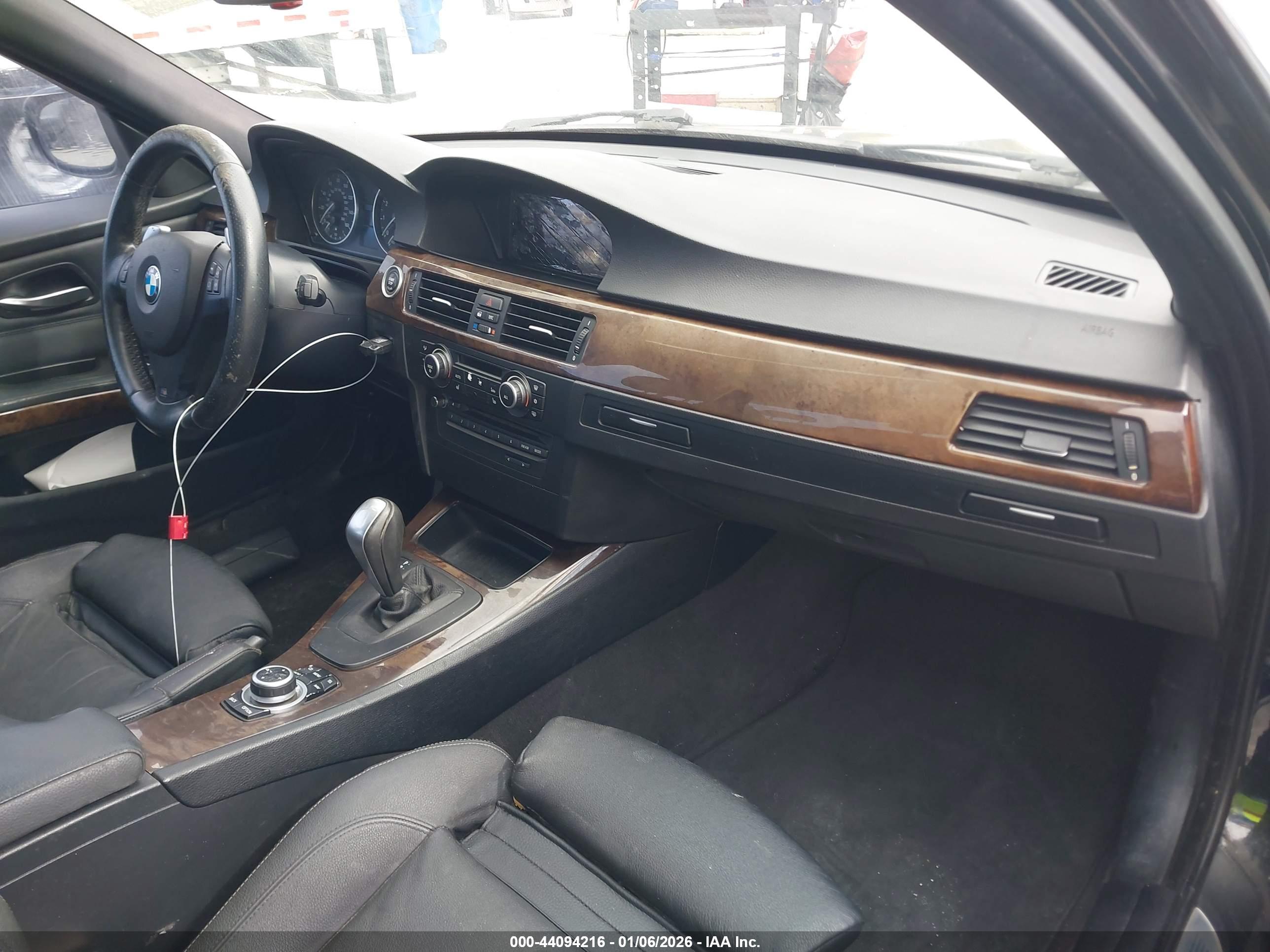 BMW 335I image 5