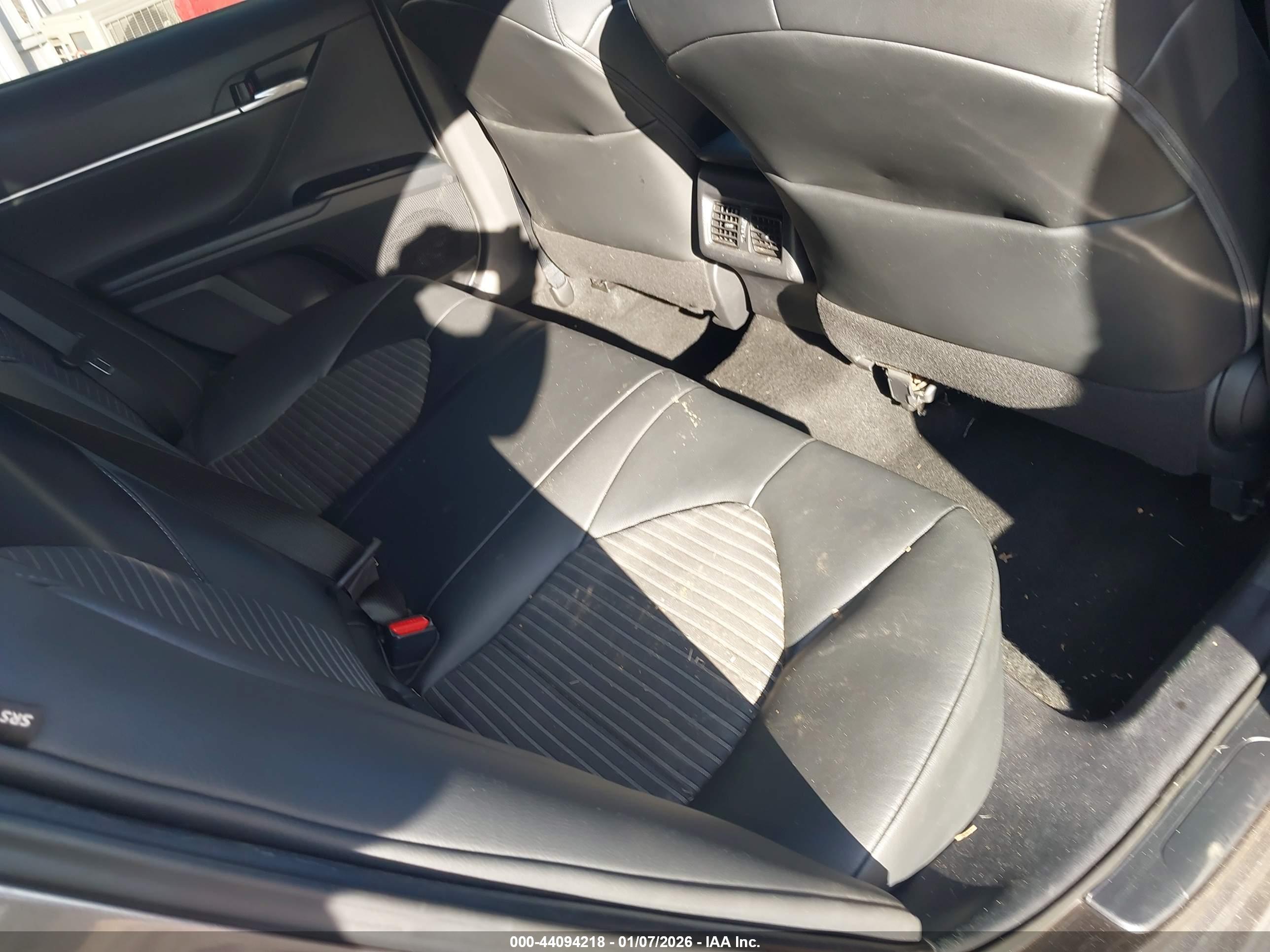 TOYOTA CAMRY image 8