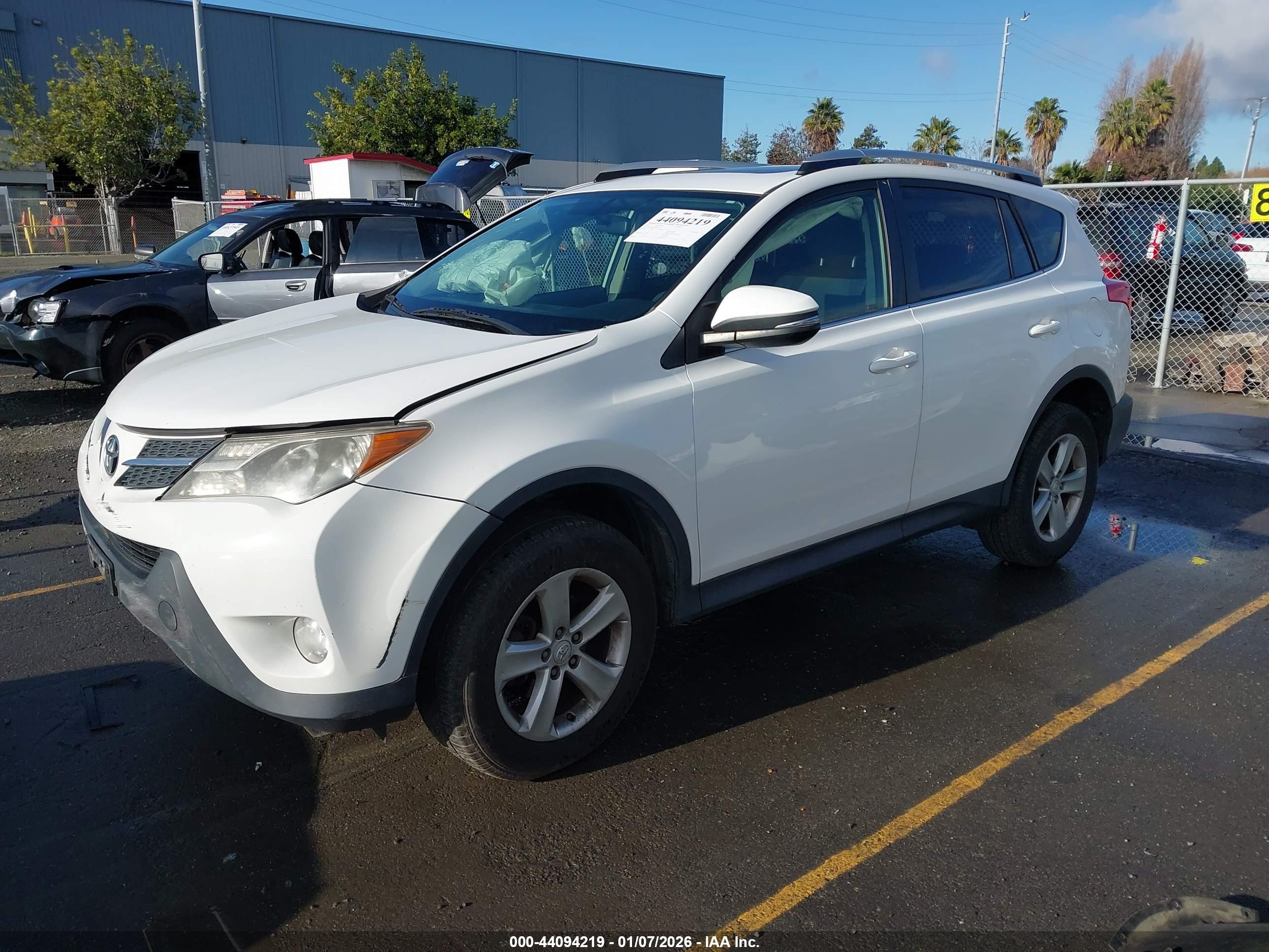 TOYOTA RAV4 image 2