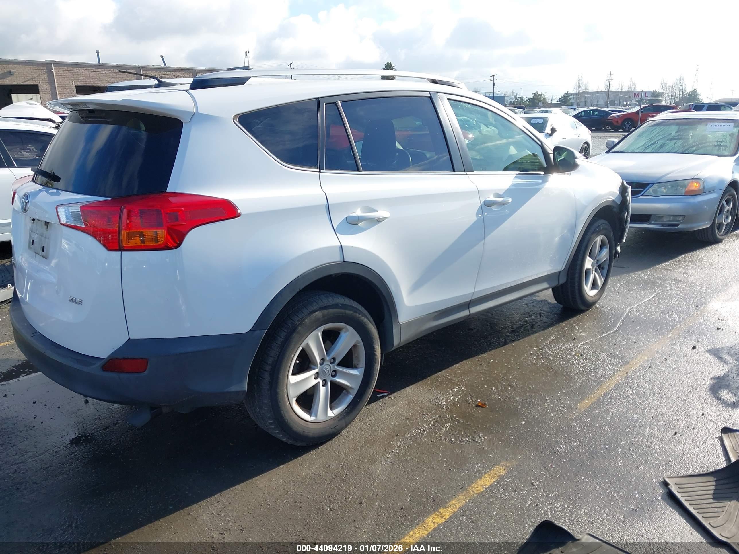 TOYOTA RAV4 image 4