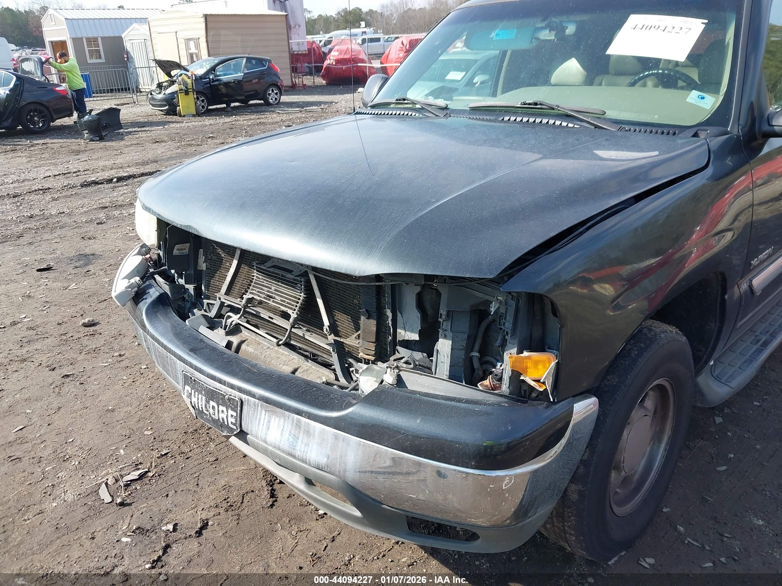 GMC YUKON image 6
