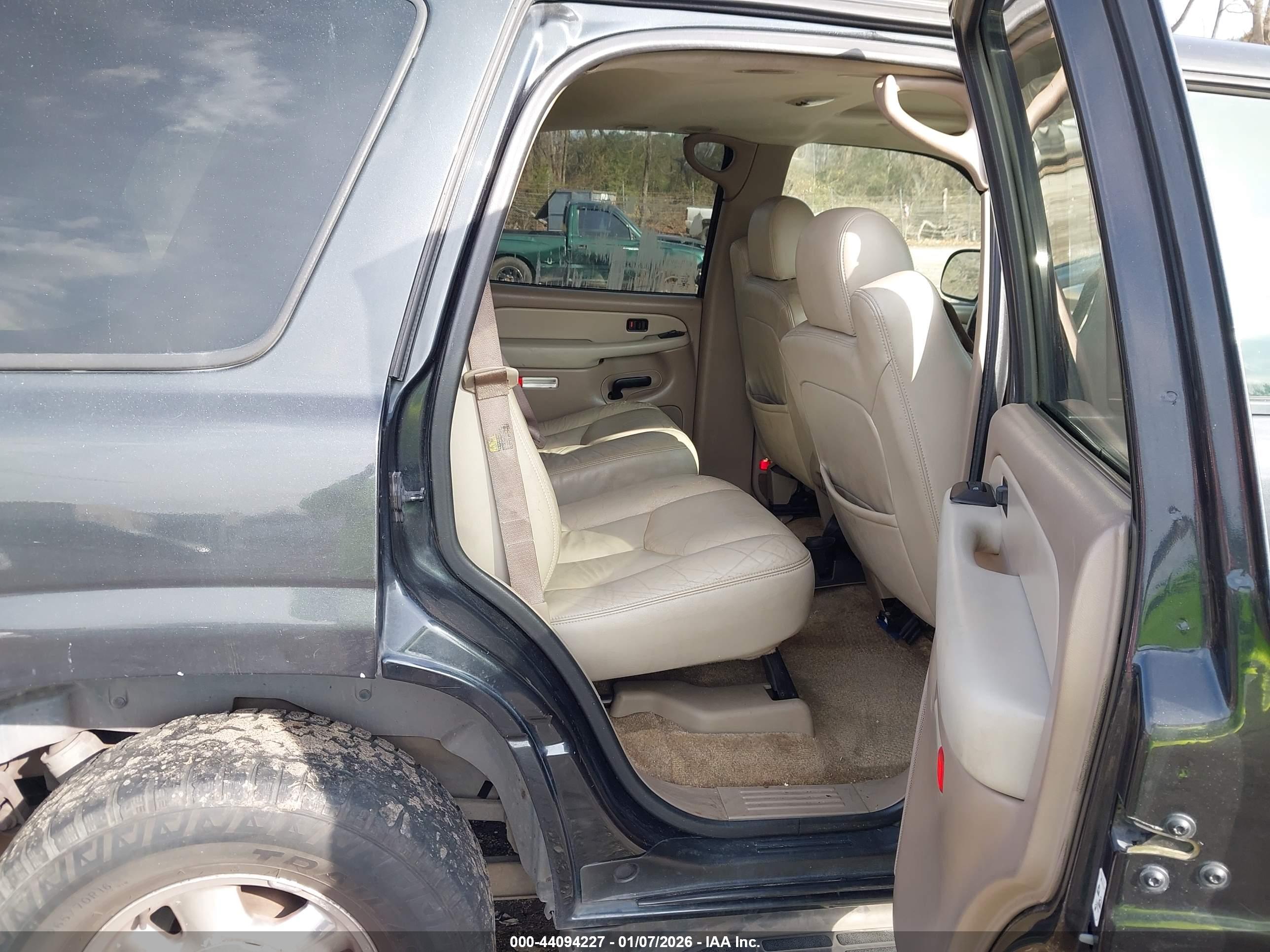 GMC YUKON image 8