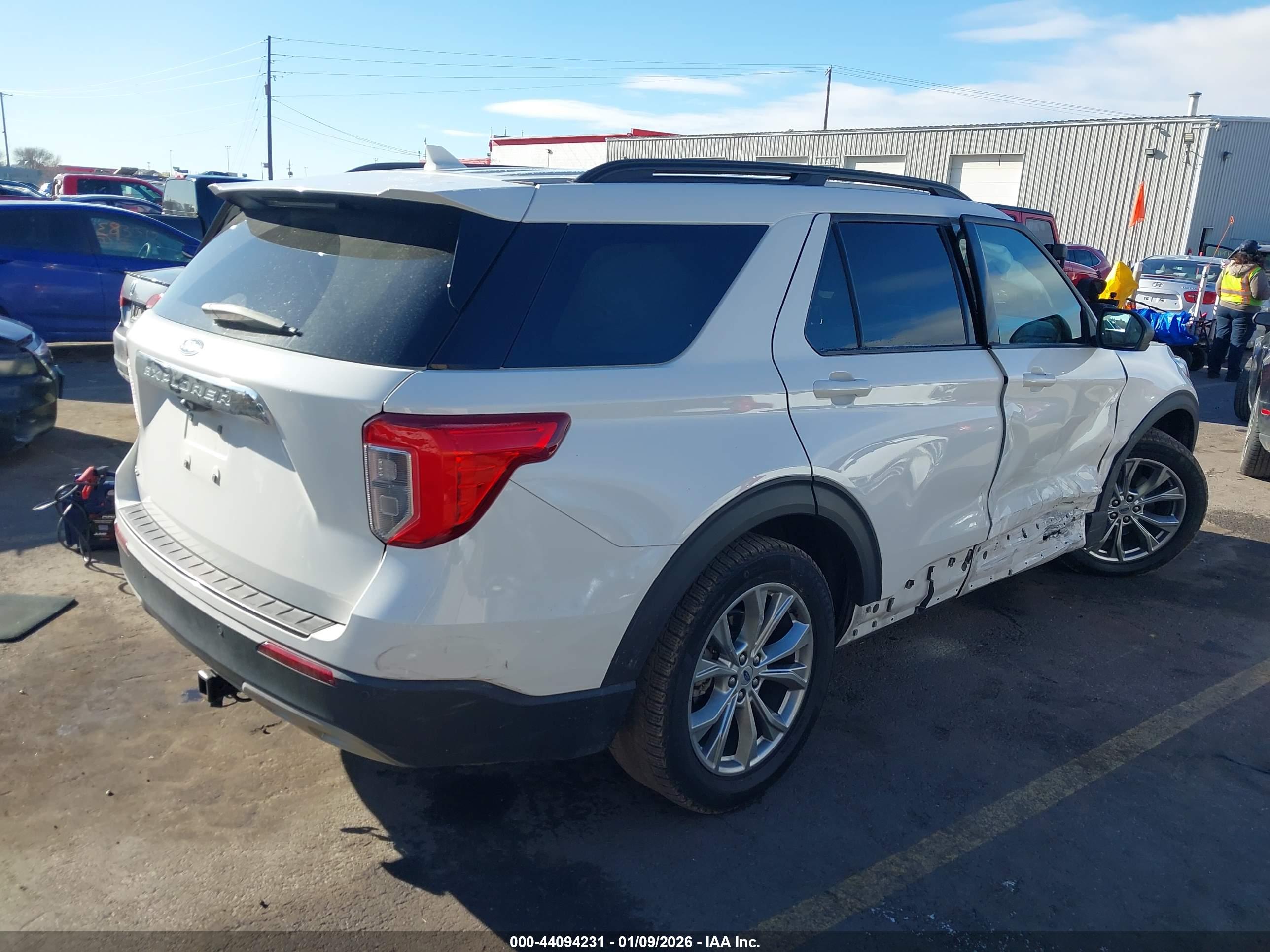 FORD EXPLORER image 4