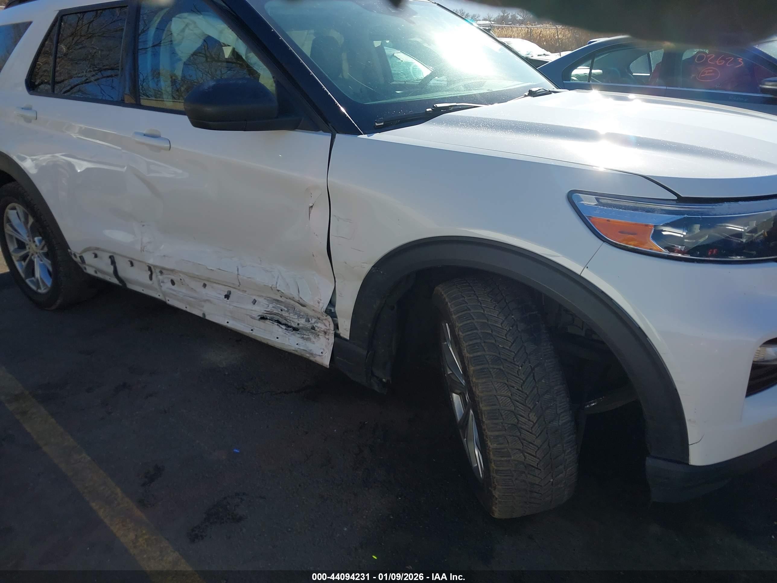 FORD EXPLORER image 6