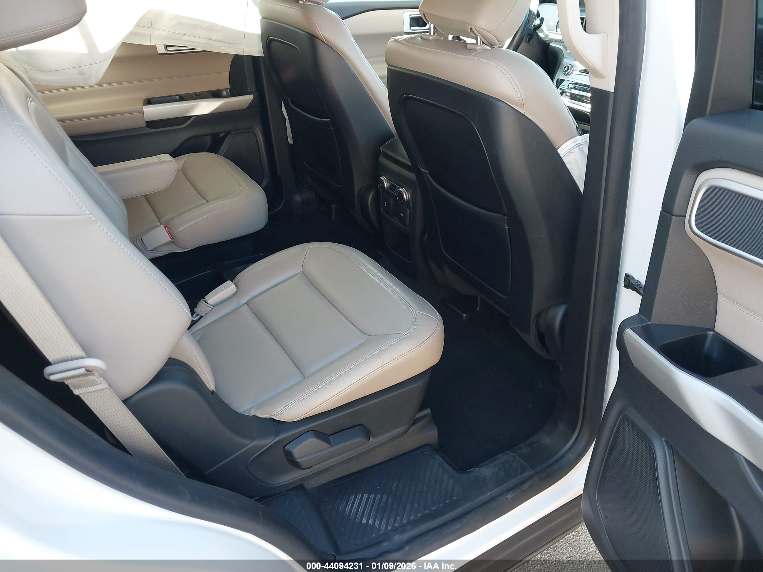 FORD EXPLORER image 8