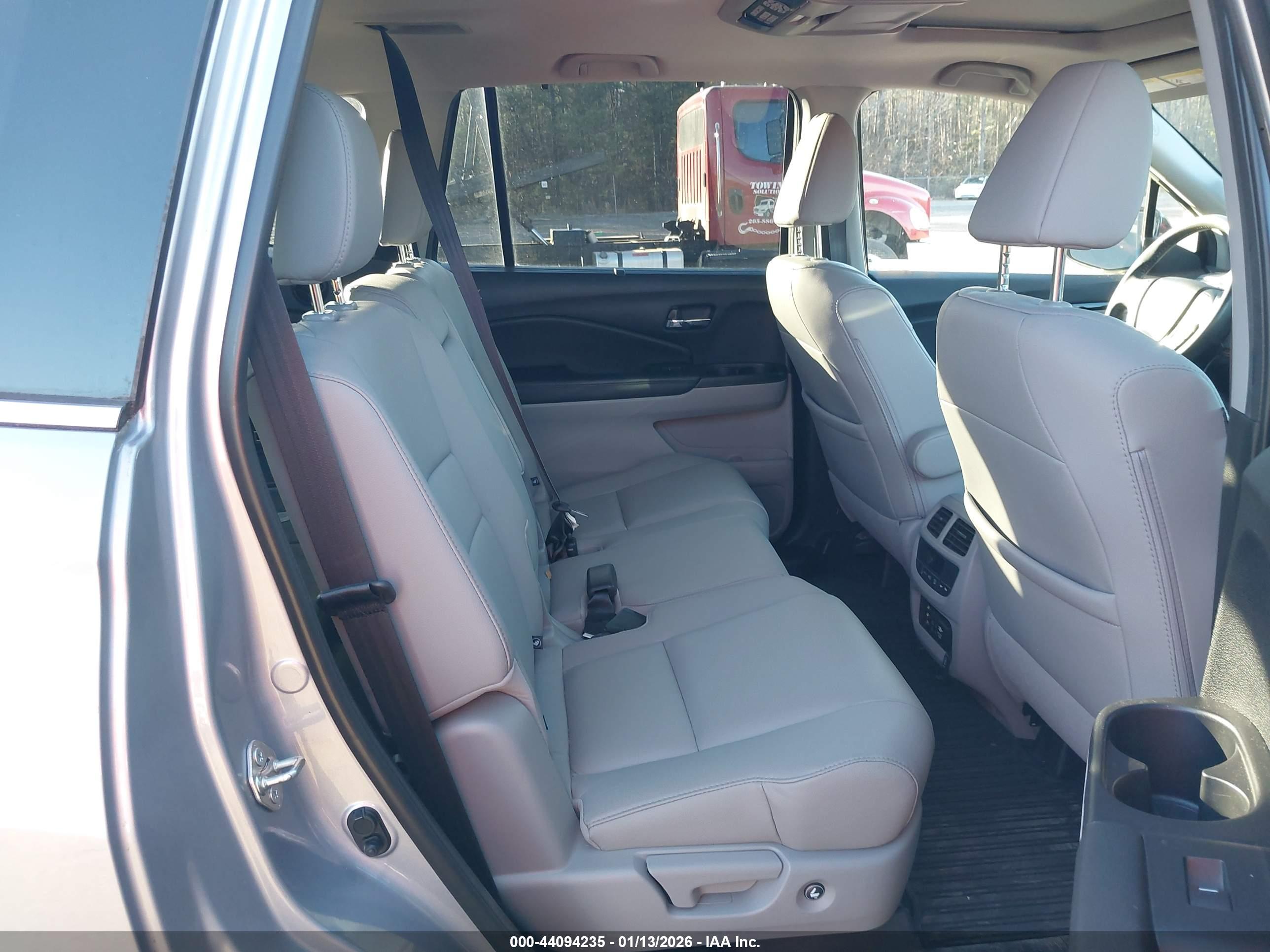 HONDA PILOT image 8