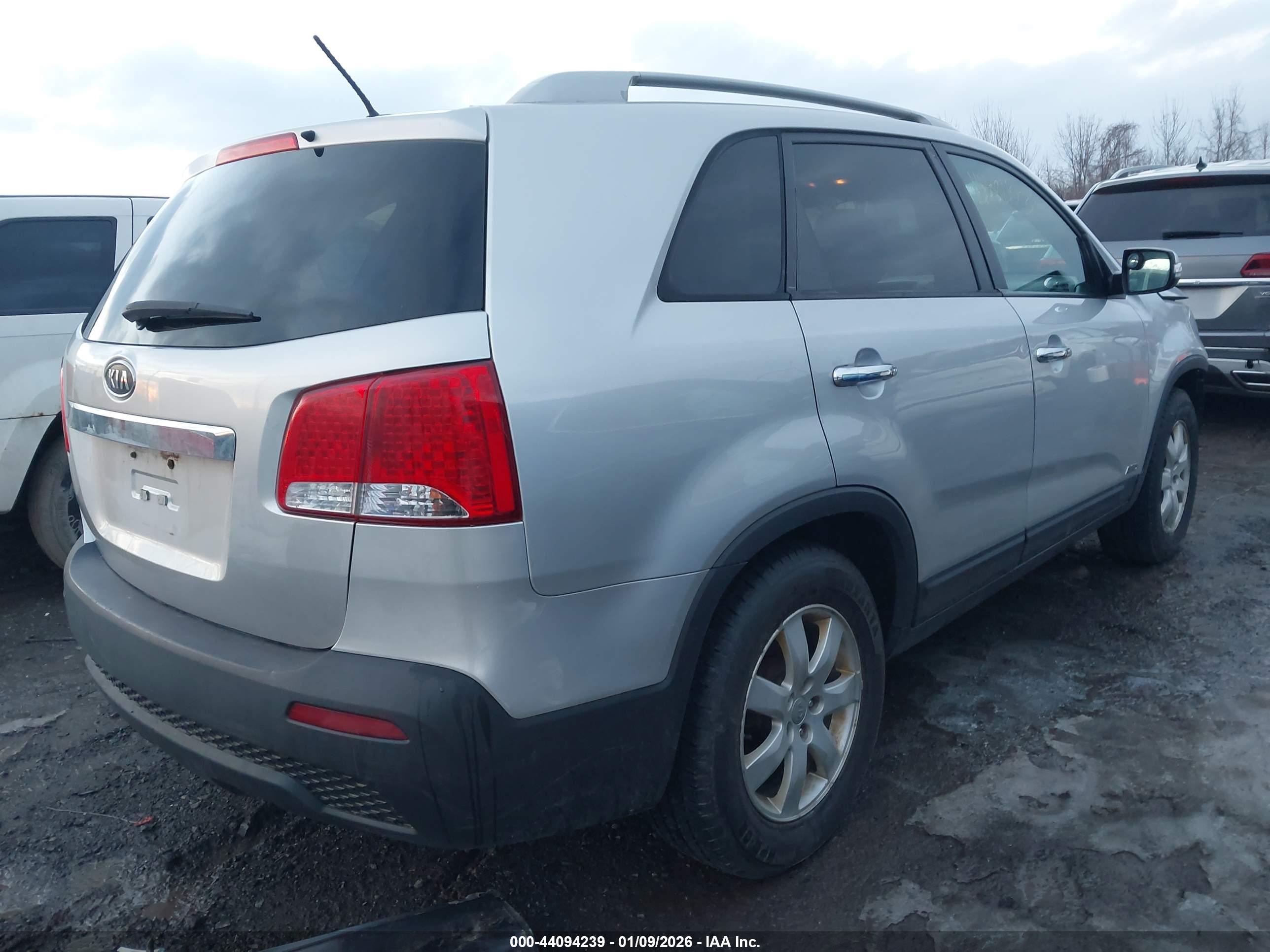 KIA SORENTO image 4