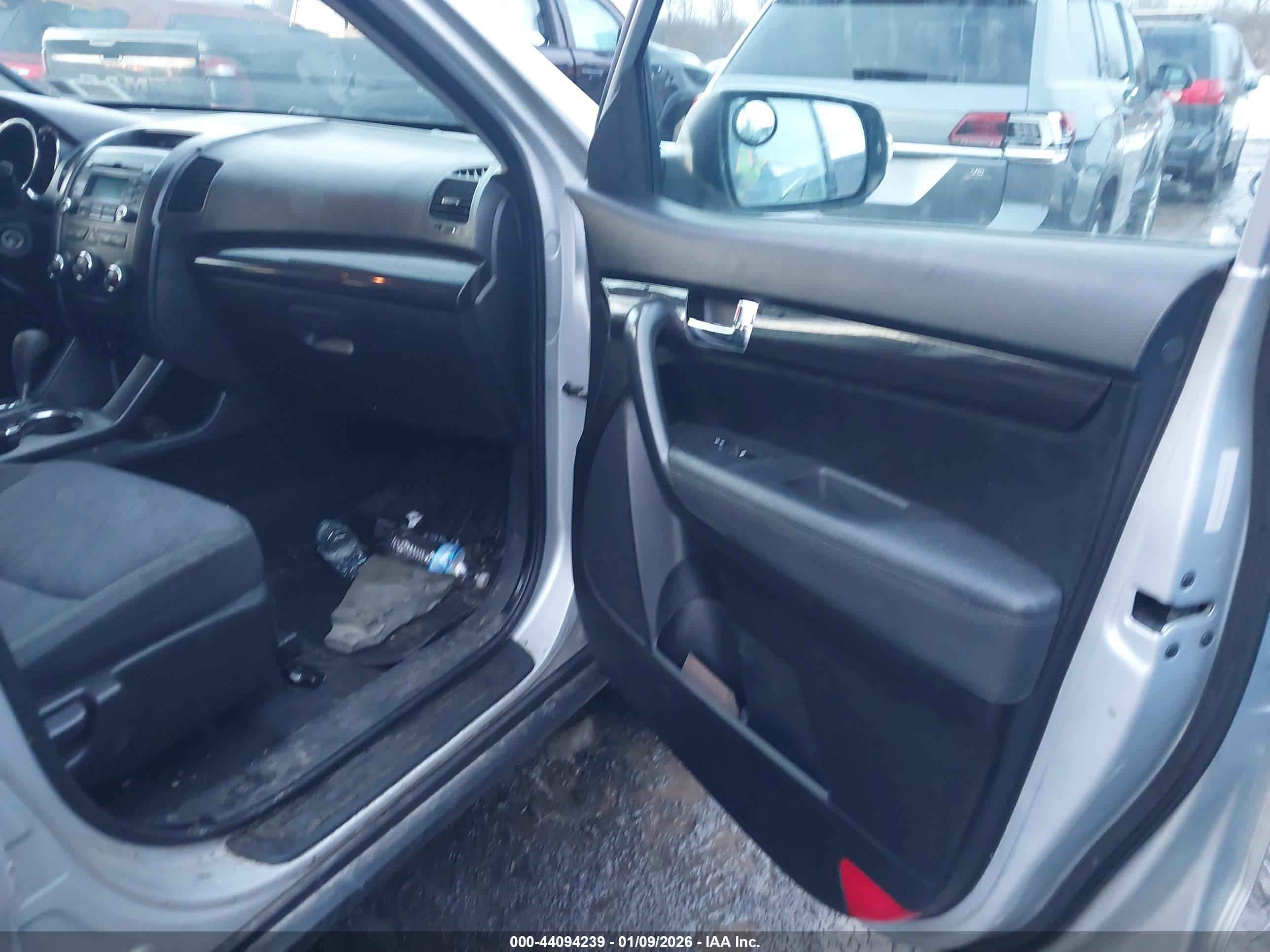 KIA SORENTO image 5