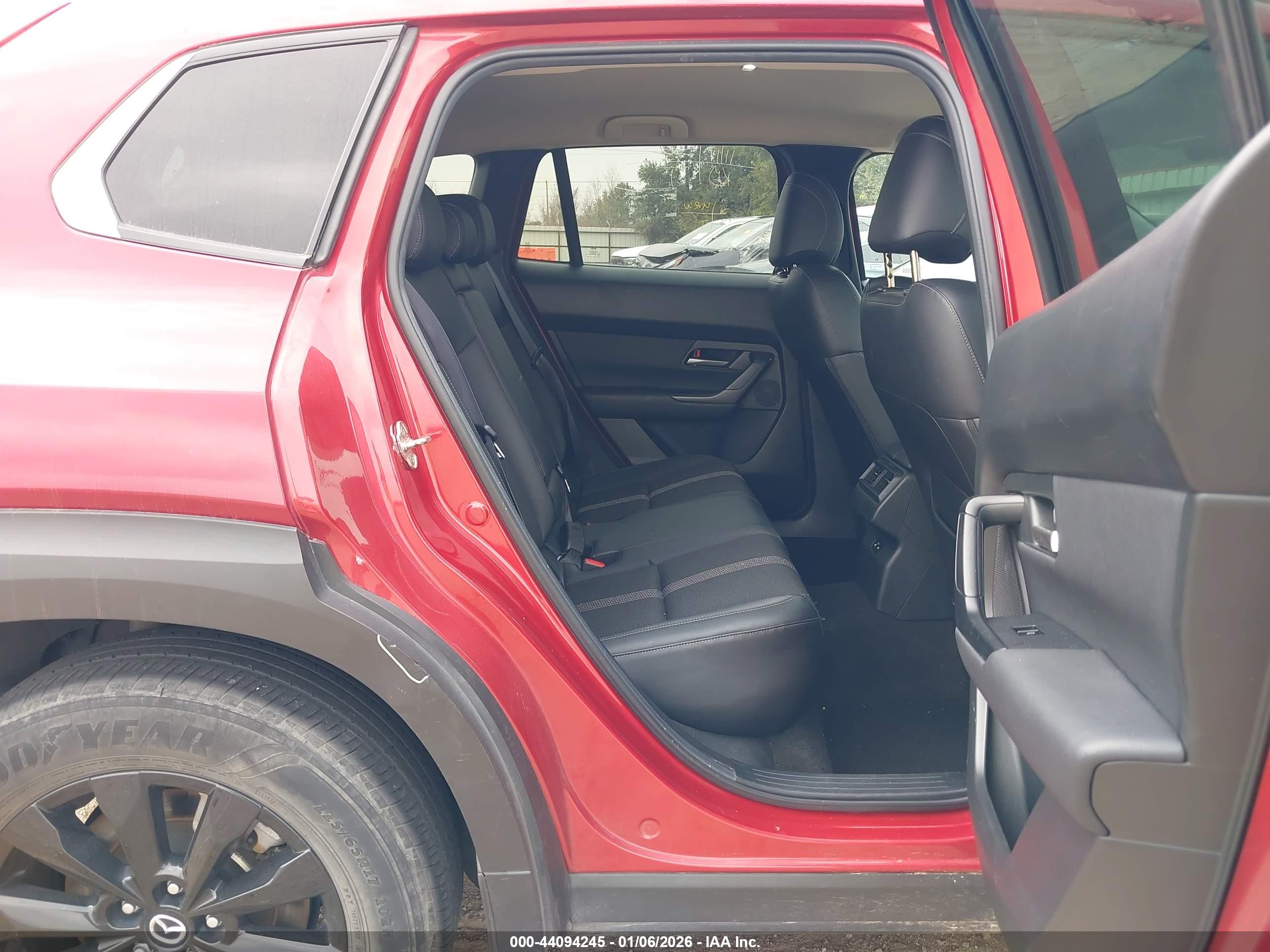 MAZDA CX-50 image 8