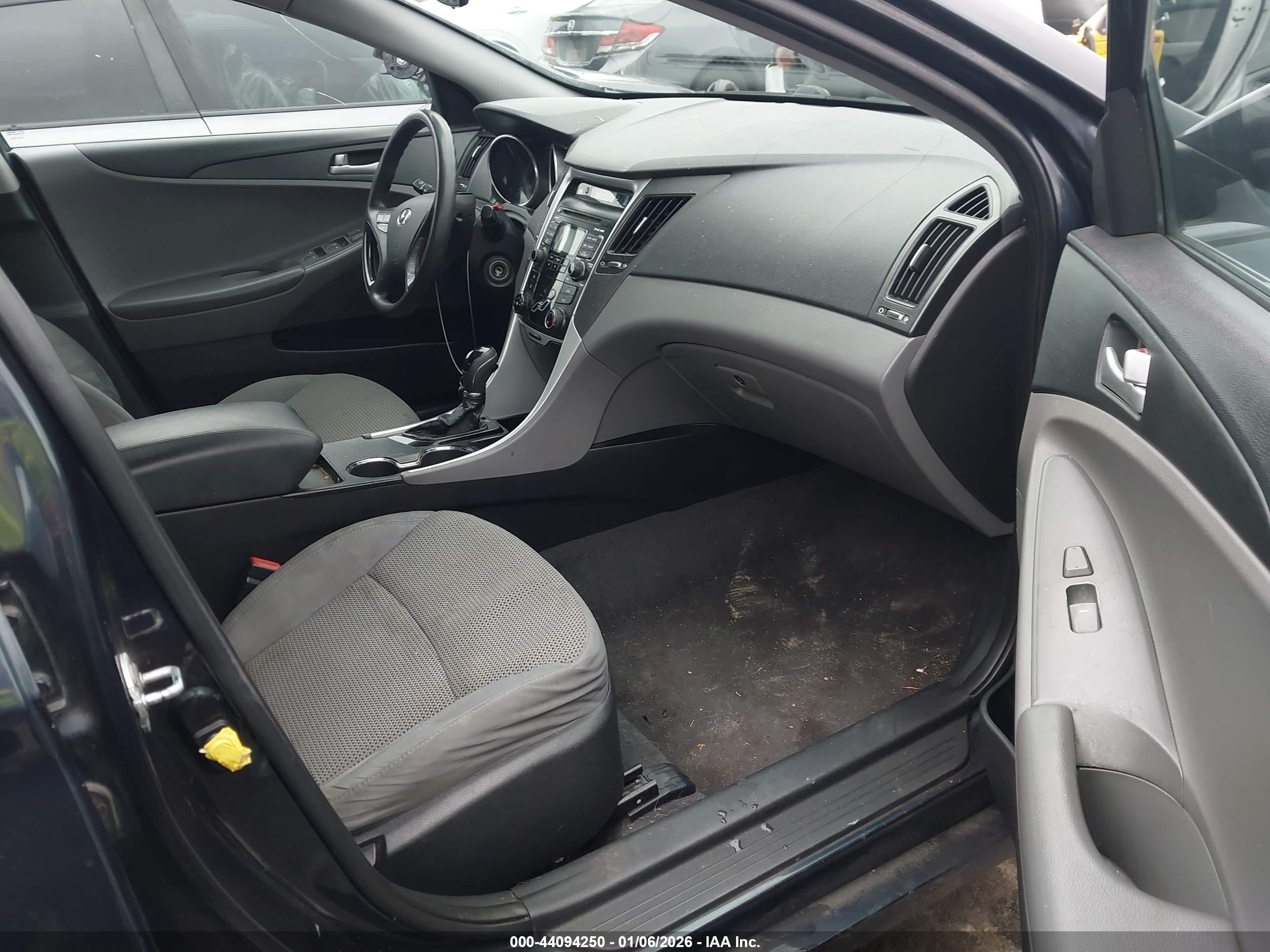 HYUNDAI SONATA image 5