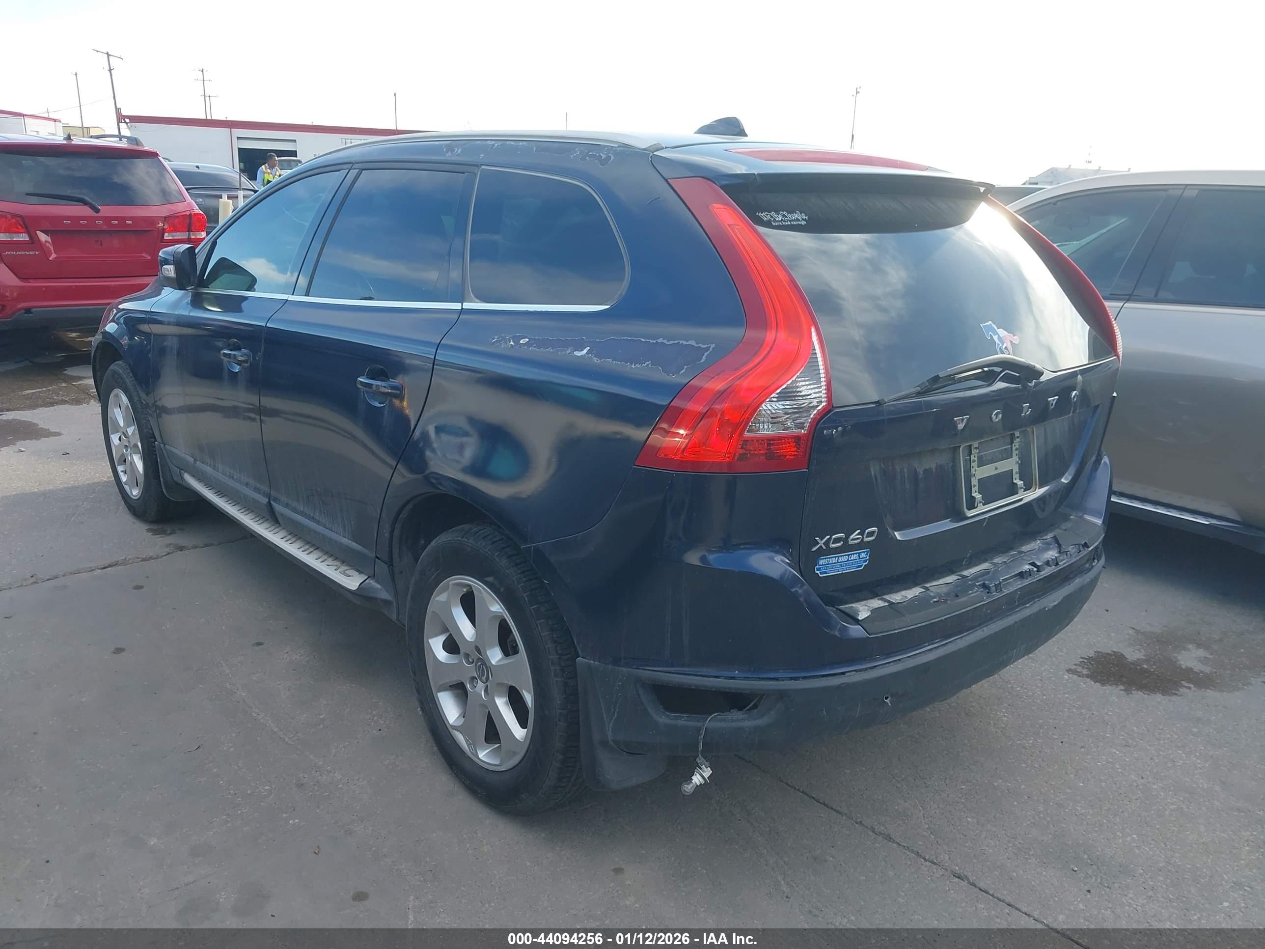 VOLVO XC60 image 3
