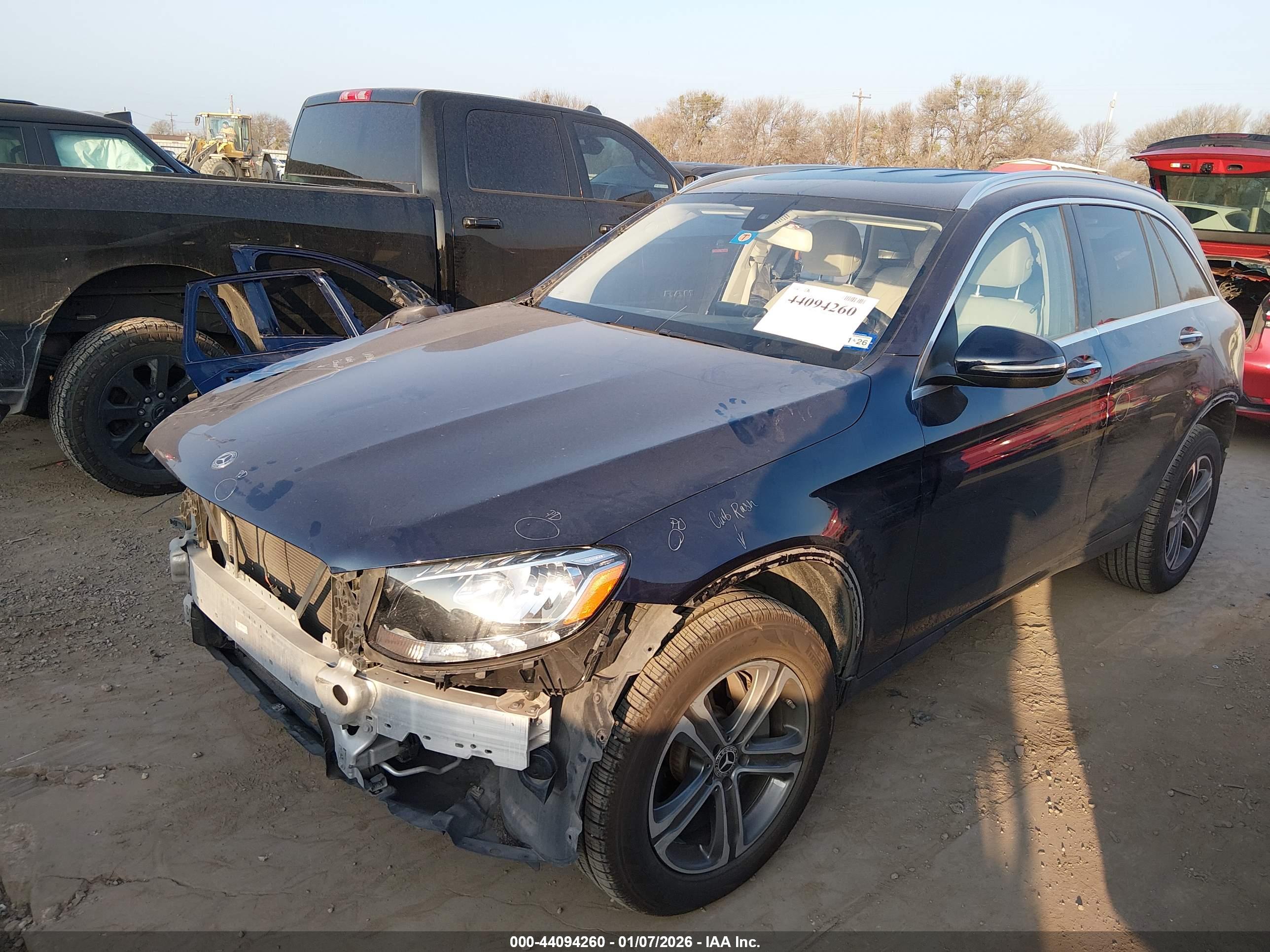 MERCEDES-BENZ GLC image 2