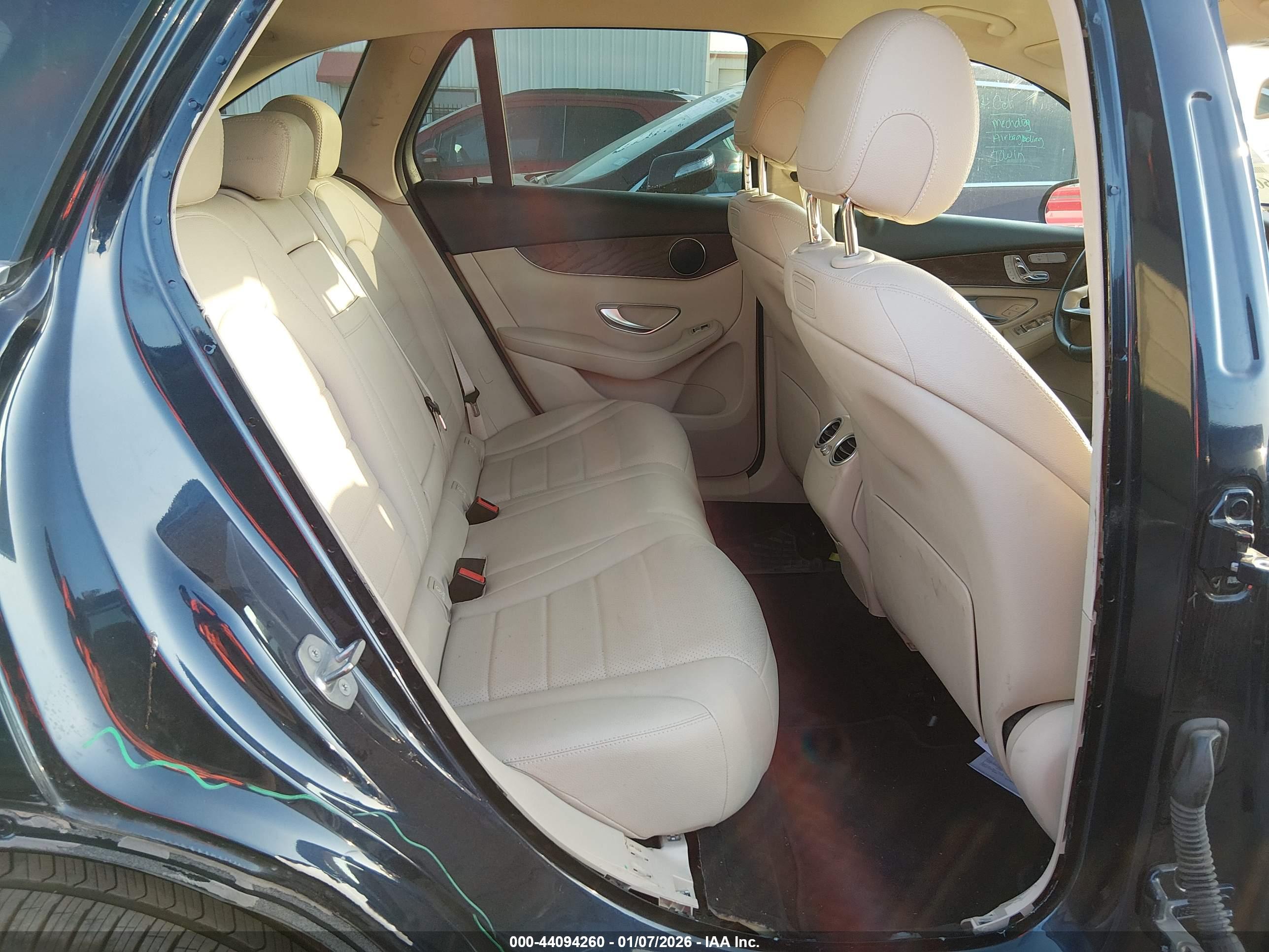 MERCEDES-BENZ GLC image 8