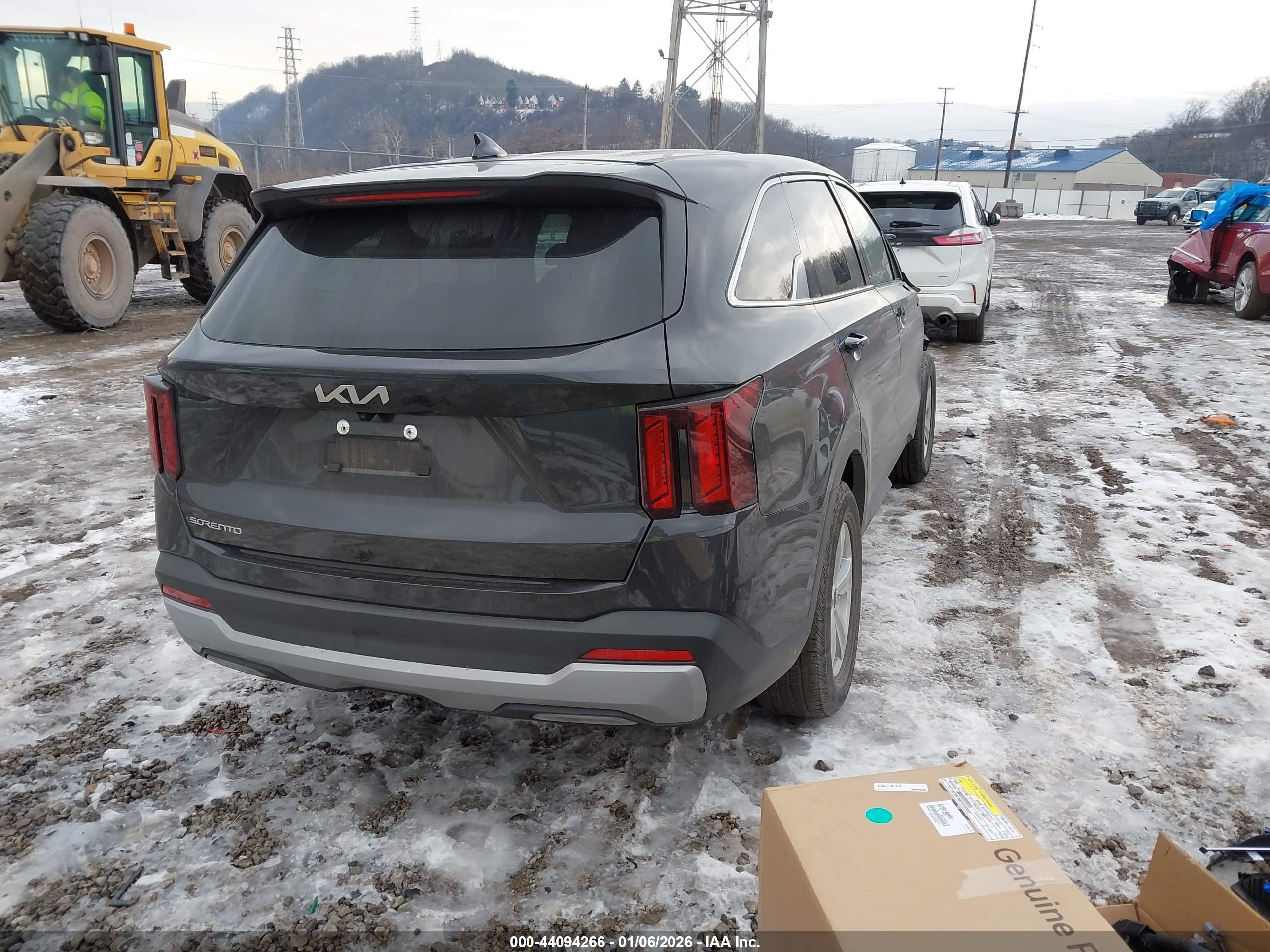 KIA SORENTO image 4