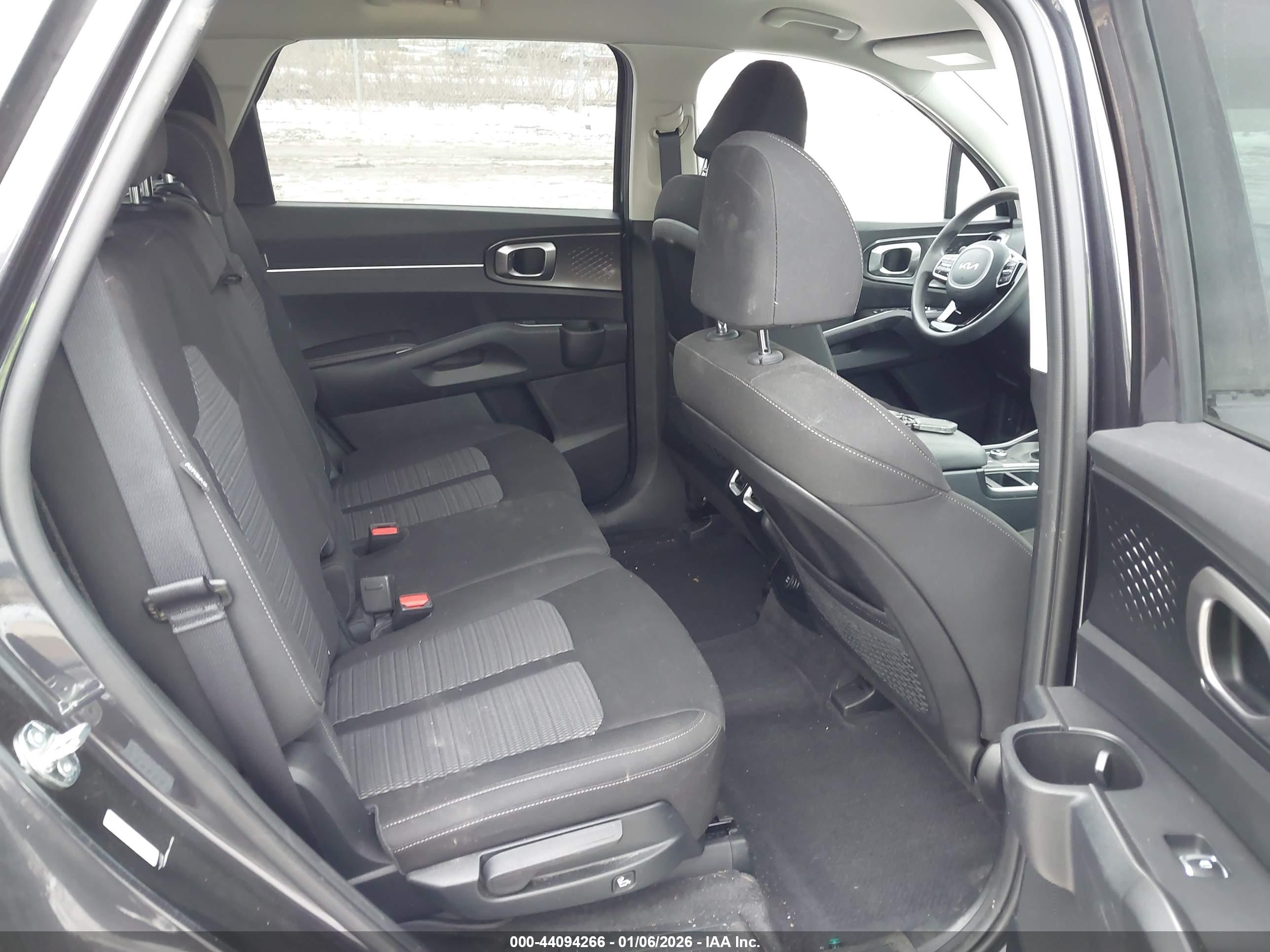 KIA SORENTO image 8