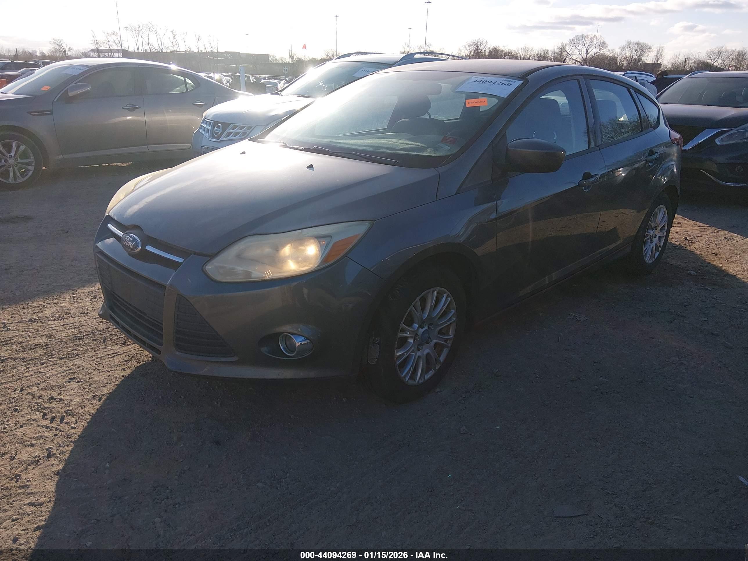 FORD FOCUS image 2